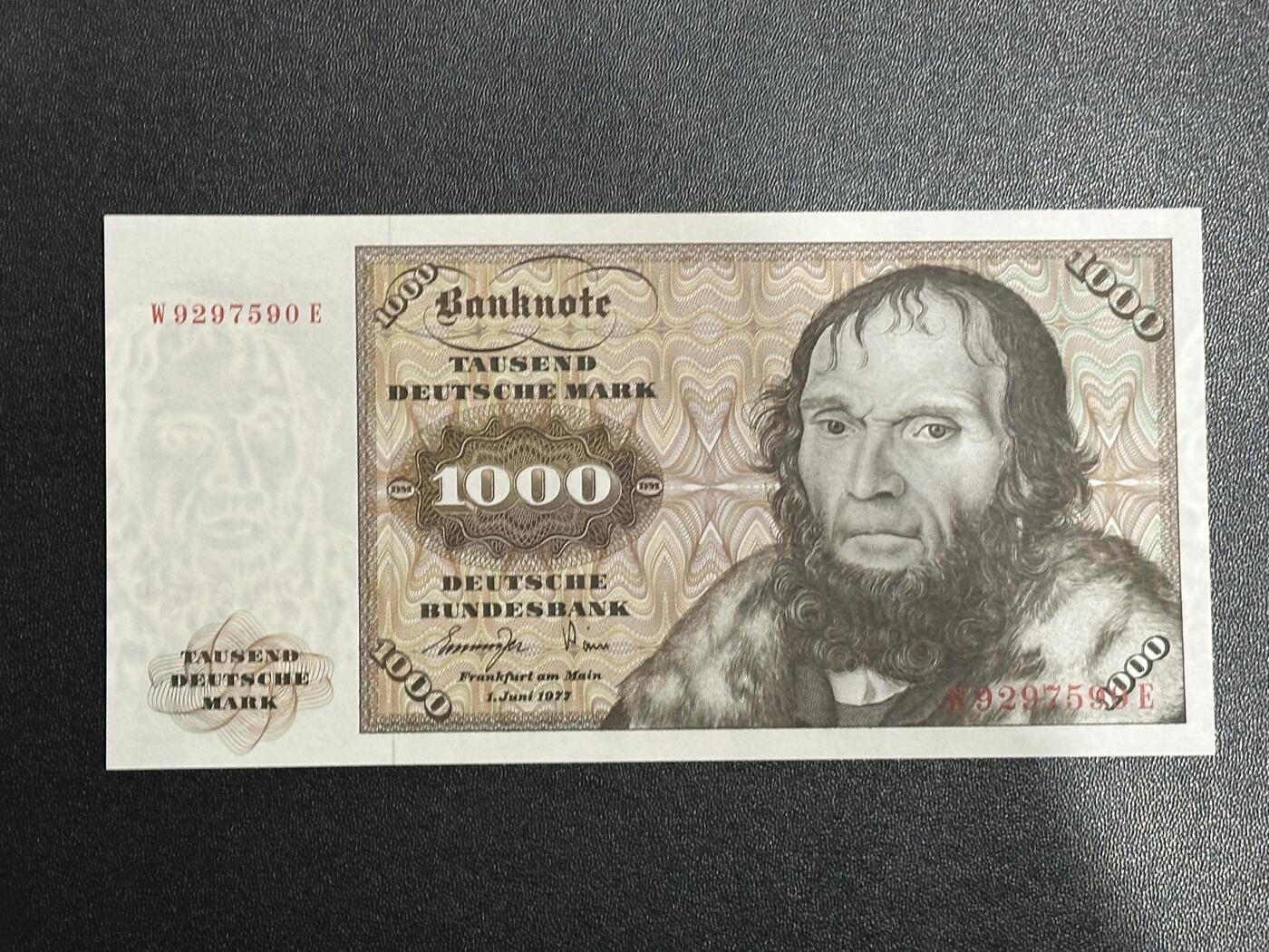 《外钞收藏家》第五百九十五期（优品场）（本平台长期征集拍品、欢迎藏友们联系合作）