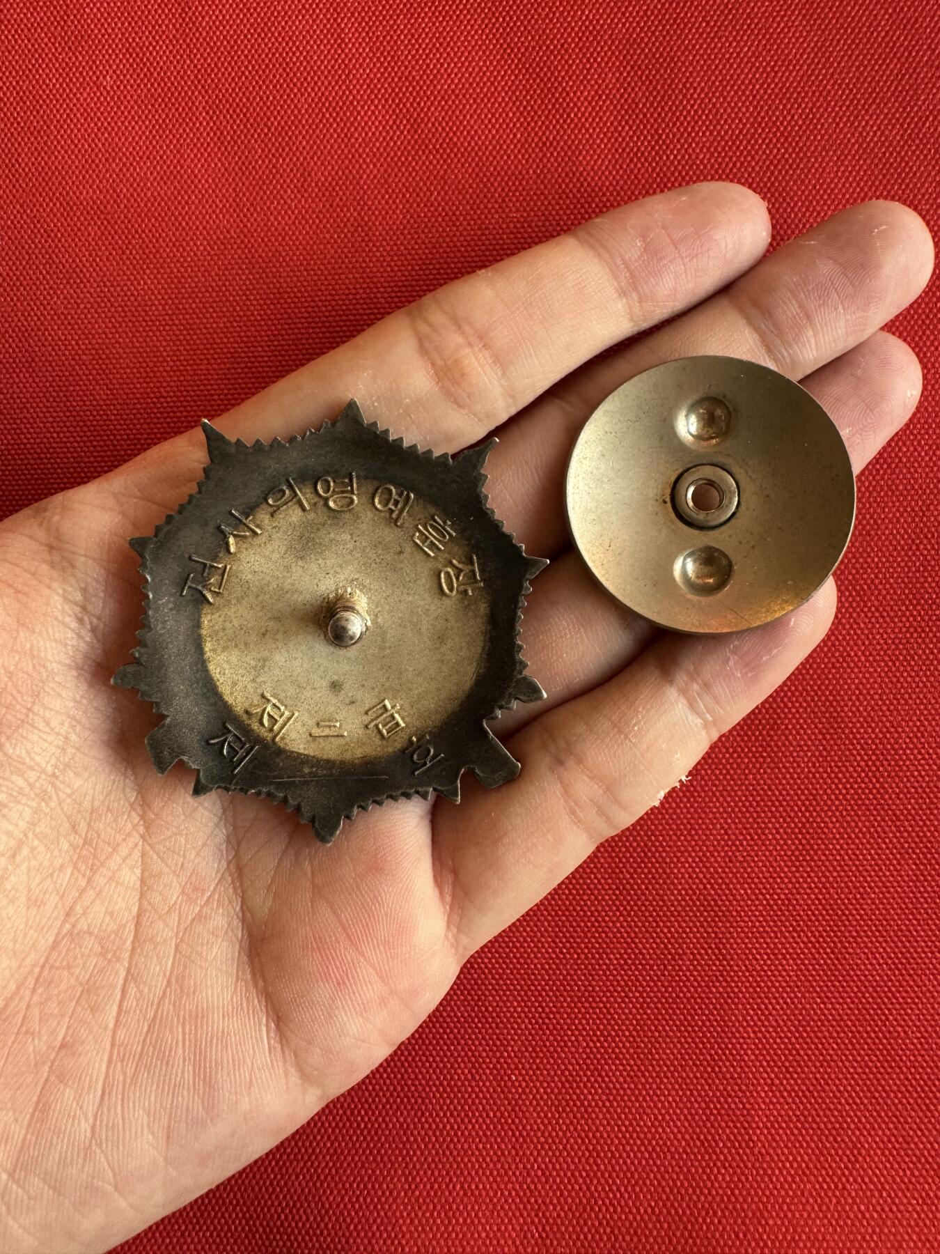 五哥徽章群   20号周六晚上八点4群联拍 银章