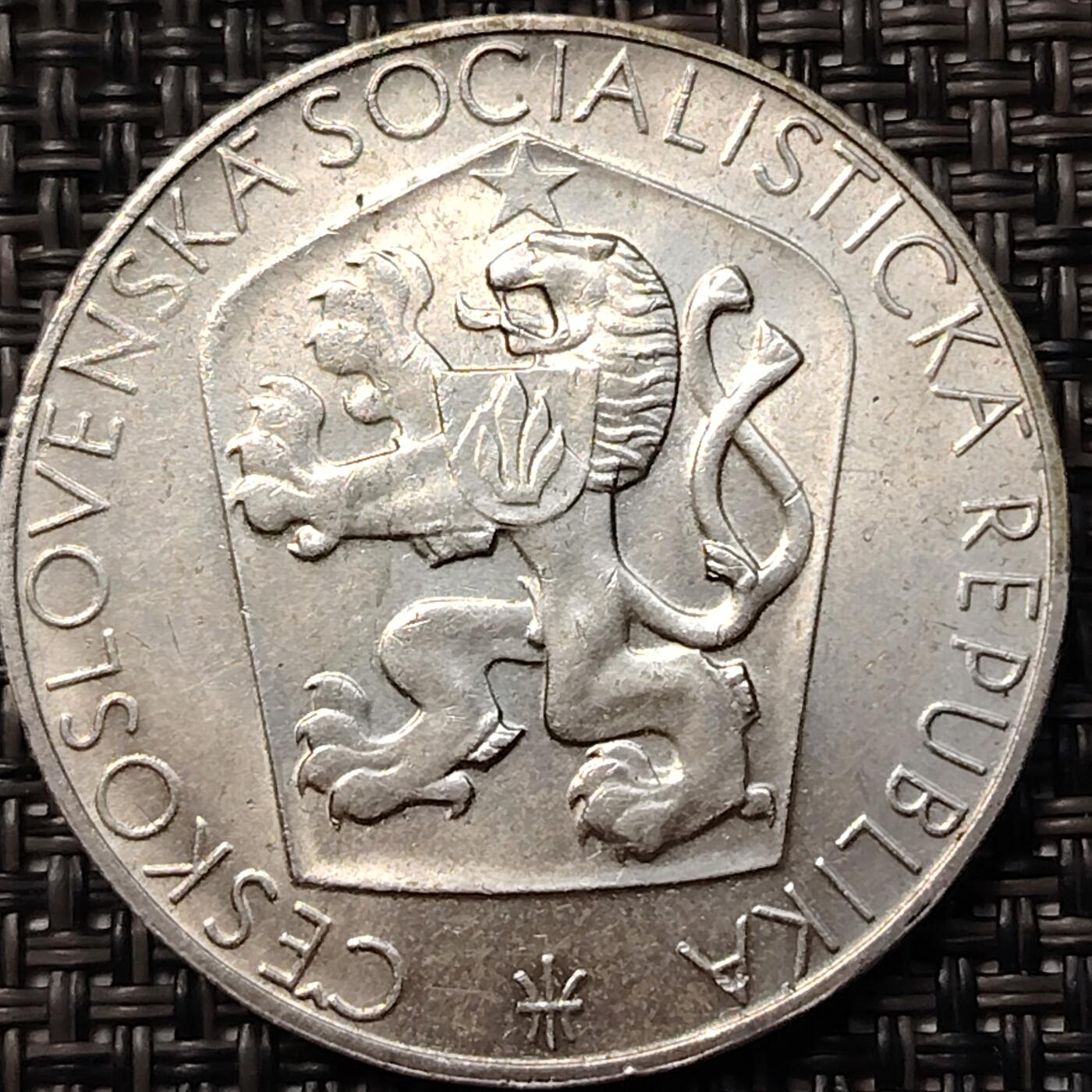 布加迪🐬～世界钱币(上海)🌾第 266 期 /  各国套币和散币