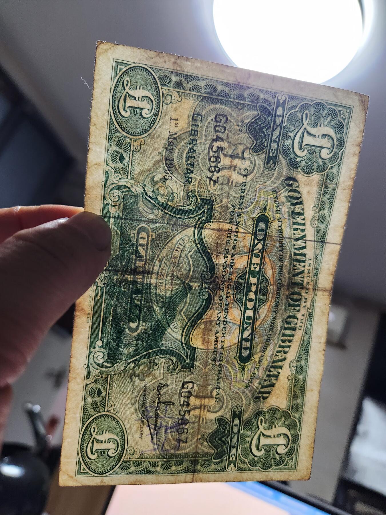 12月21号晚上8点 外国纸币自动截拍第75场 直布罗陀 纸币 1965年版 1镑 大票面  早期年份稀少