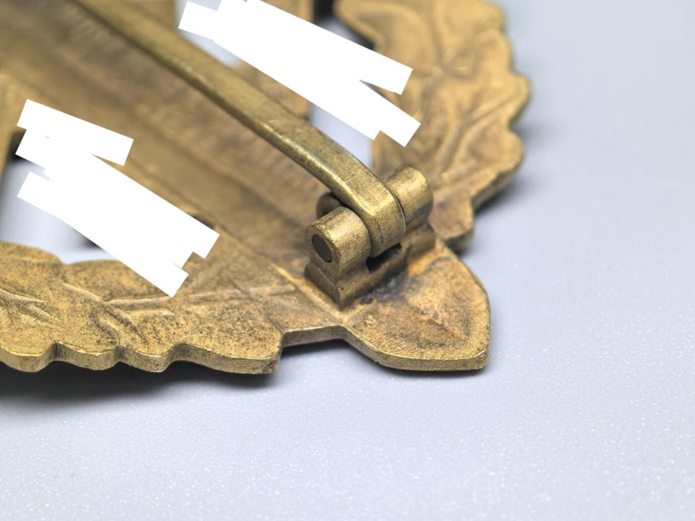 小驴勋章奖章收藏12月20日周六晚六点拍卖（珍爱和平，收藏战争，铭记历史，勿忘国耻，忠党爱国。有偿代拍，送拍规则在简介最后，参拍须阅读规则后再参拍，关系到运费包装发货时效真假辨别等关键信息，拍卖时不再发原图，看大图店主微信码在拍卖店铺介绍里）