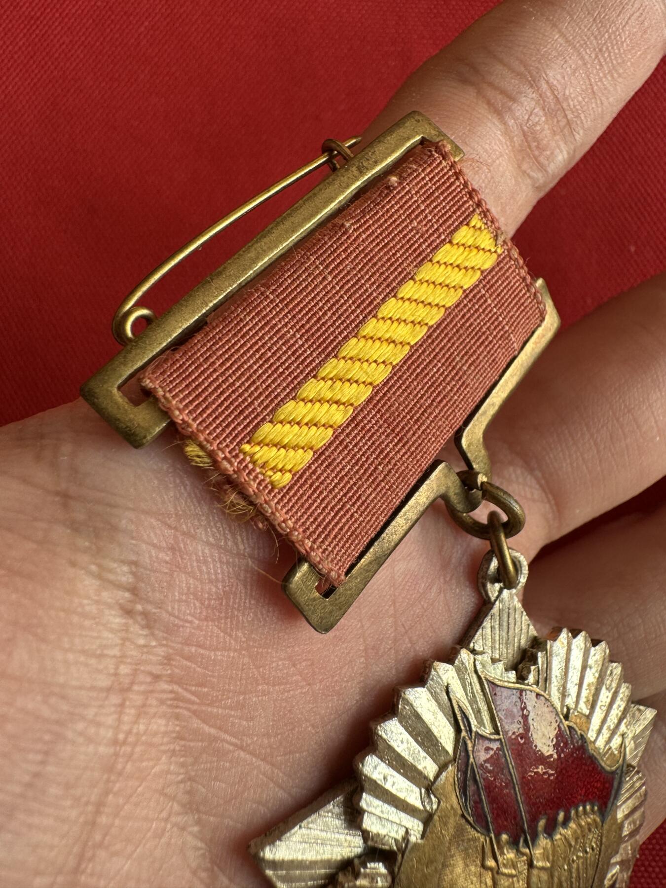 五哥徽章群   20号周六晚上八点4群联拍