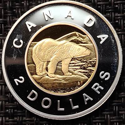 布加迪🐬～世界钱币(上海)🌾第 266 期 /  各国套币和散币 - 加拿大🇨🇦 2002年 2元 女王金禧纪念币 银镀金版 8.83g/28mm