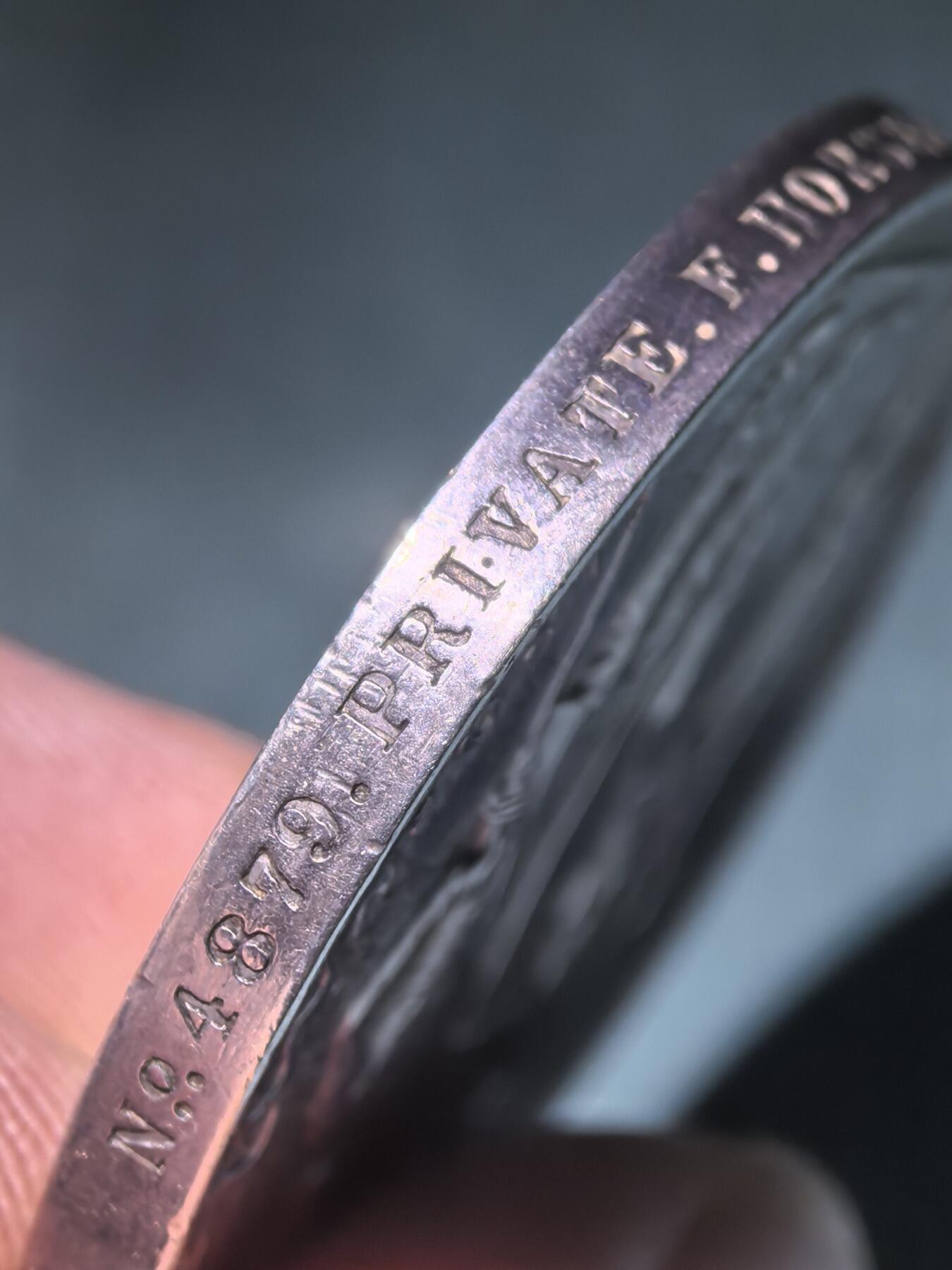 盛世勋华——号角文化勋章邮票专场拍卖第294期 英国印度服役奖章（1895-1902版）银制 维多利亚女王版 少见带双条（旁遮普前线/提拉条）带刻名 授予在英属印度西北镇压当地部族叛乱的英印军 英国前首相丘吉尔1896年在印度服役也参与了该战争，获得了带旁遮普前线条的印度服役奖章 见图