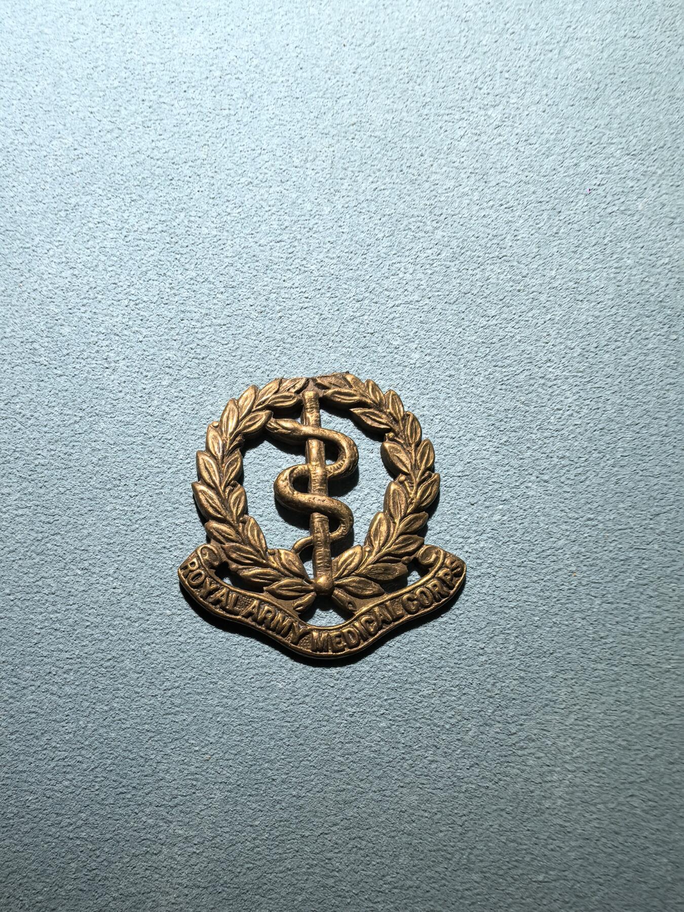 盛世勋华——号角文化勋章邮票专场拍卖第294期 英国皇家医疗兵团帽徽 铜质