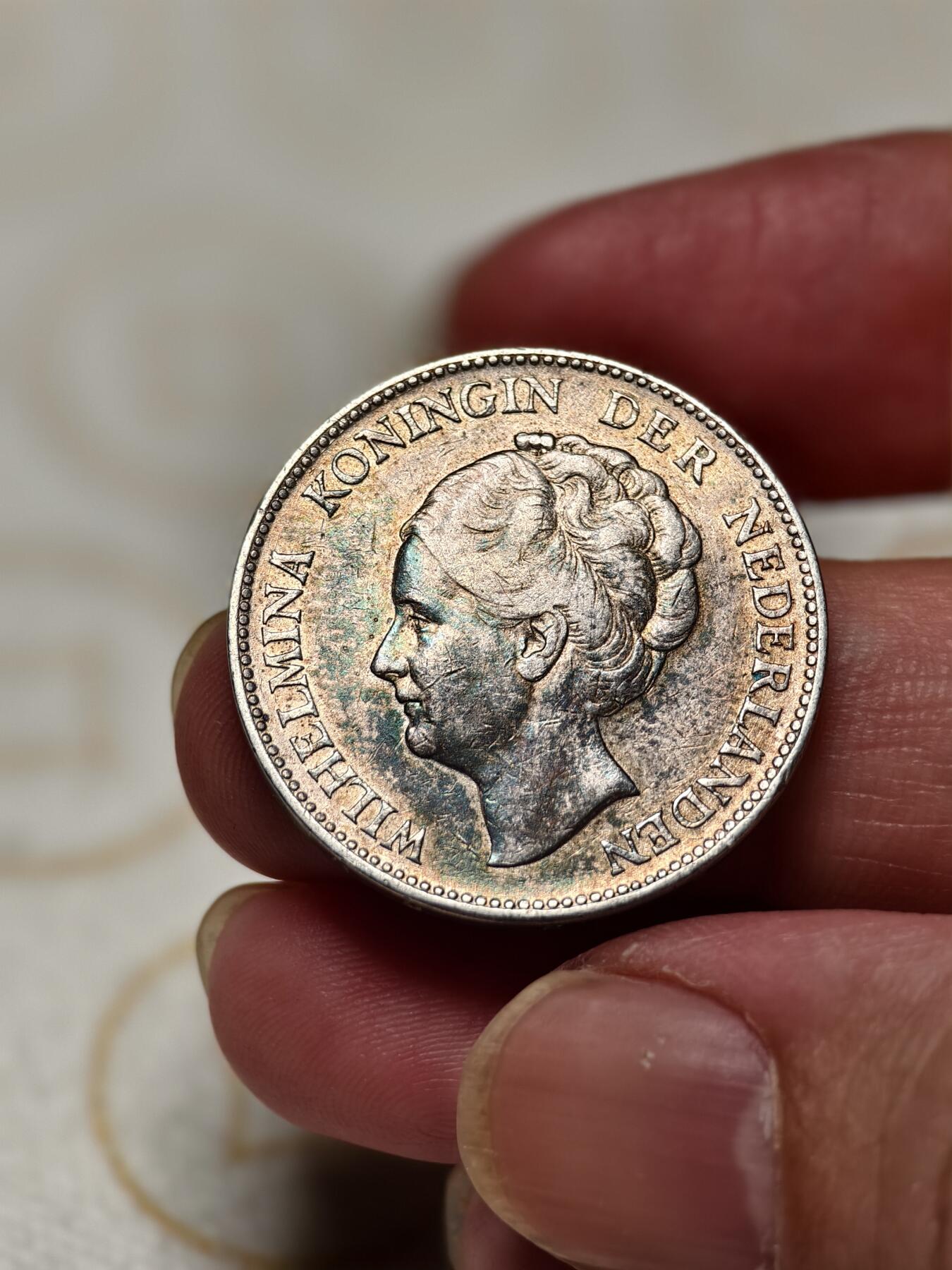 抚柳草堂-第三期章牌钱币 奖章勋章限时免佣 满百包邮 放漏专场 1929荷兰王国威廉明娜女王1G银币 重10g压力十足非常精致 带点彩光