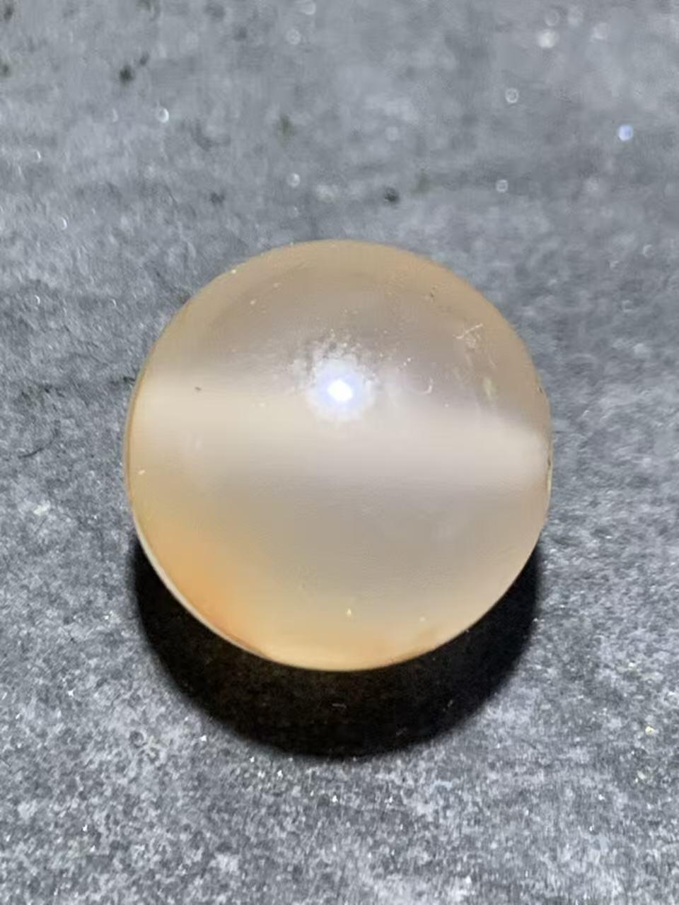 精美川料南红玛瑙荔枝冻飘红圆珠一颗！，