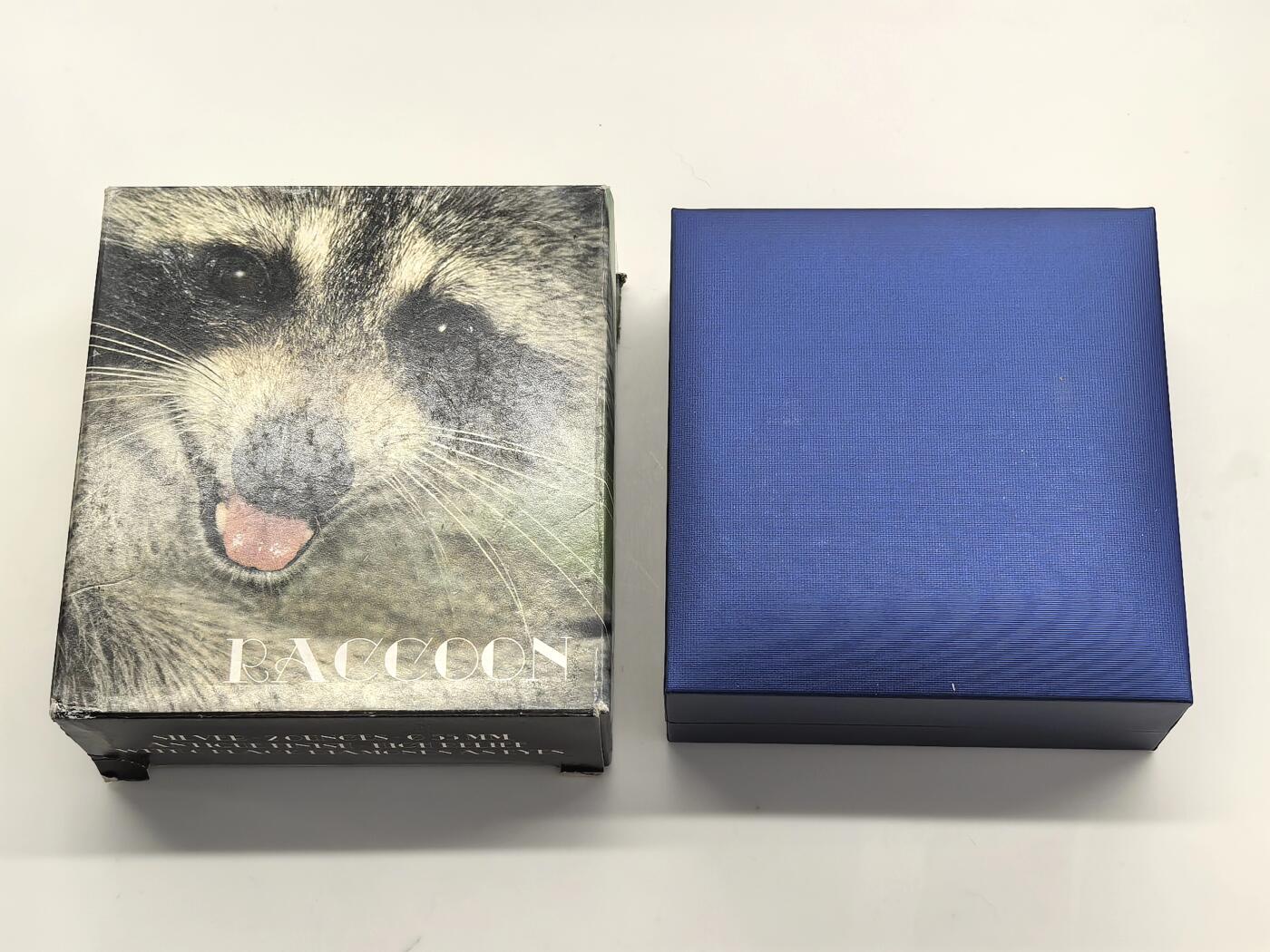 博洋堂世界钱币拍卖第153期（全场包邮） 瓦努阿图2013年100瓦图仿古镶钻银币 浣熊 2盎司999银 0.005克拉钻X6颗 发行量：500 盒证全（钻石带证）少见