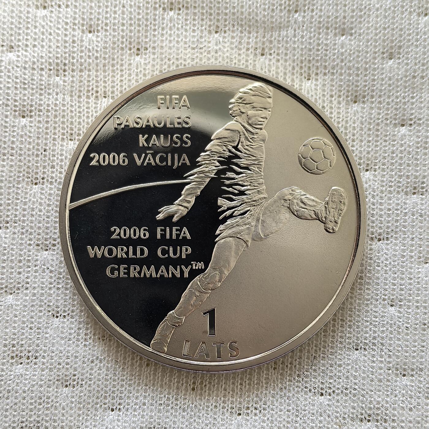 道一币馆币章第一百六十场 拉脱维亚2004年06年德国世界杯1拉特精制银币 31.47g 925S 50000