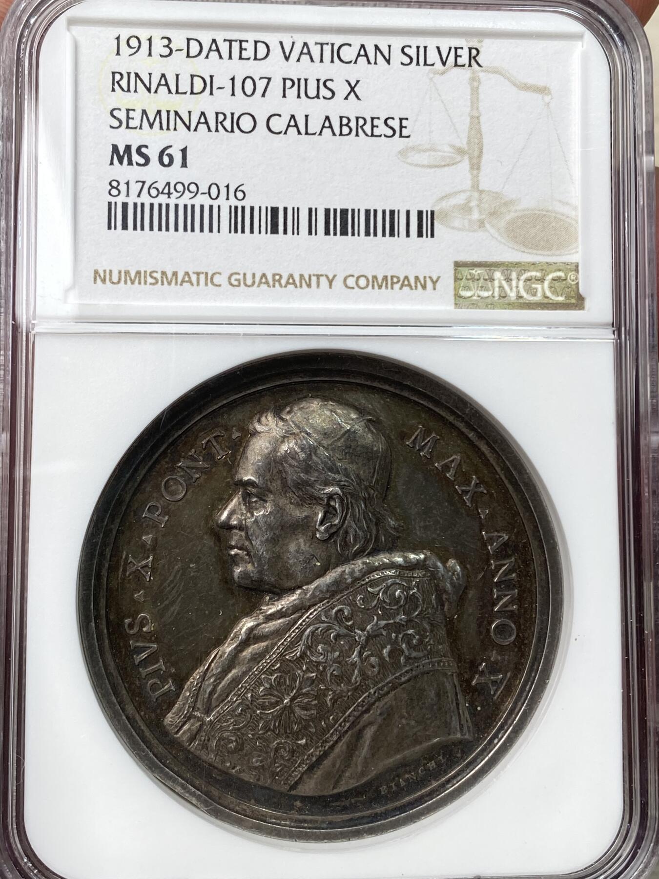 万国钱币拍卖第058期（万国新年大拍） NGC MS61 1913年梵蒂冈教皇庇护十世纪念罗马卡拉布雷斯神学院成立大银章 高浮雕神学院景观极美火烧云彩浆