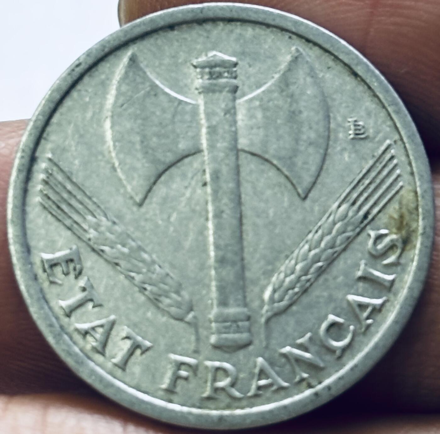 文馨钱币收藏第 286 场，圣诞节专场【 长期接收代拍品低至 0 佣金】 极美品 1943 年德占法国维希政府 1 法郎铝币，第一版本只发行三年