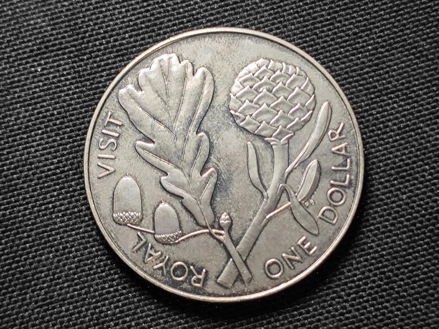 KK钱币收藏小铺 《套币 好品/批量散币专场》  2月预留时间 周末发货  1981新西兰1元克朗形纪念币 带盒