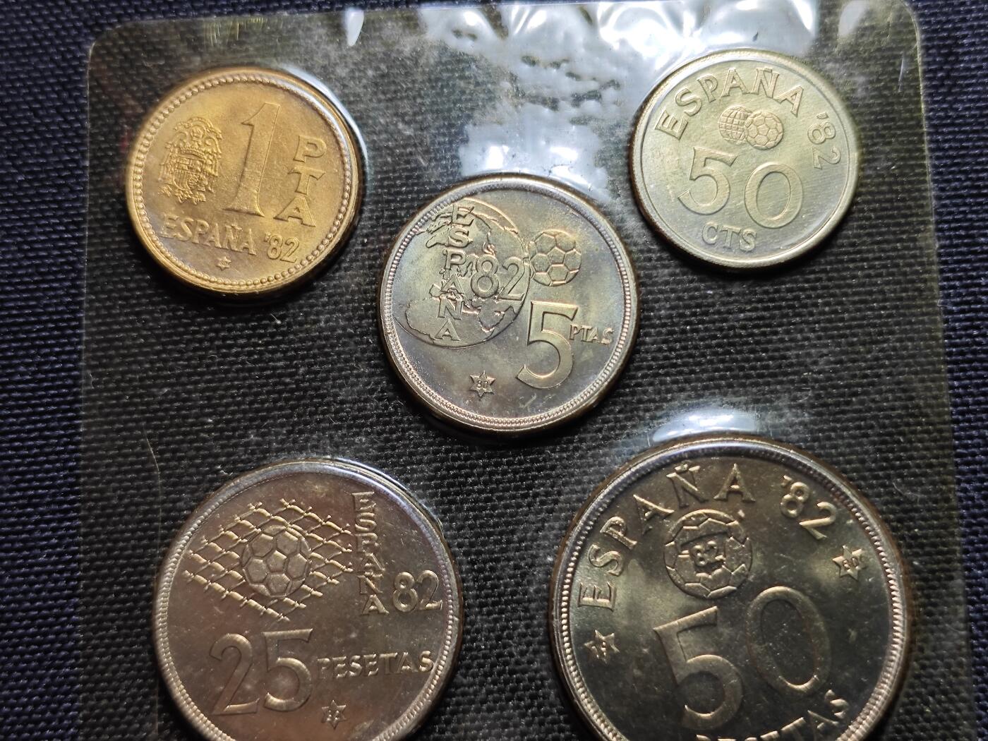 KK钱币收藏小铺 《套币 好品/批量散币专场》  2月预留时间 周末发货  1980西班牙大小面值清年一套 世界杯纪念