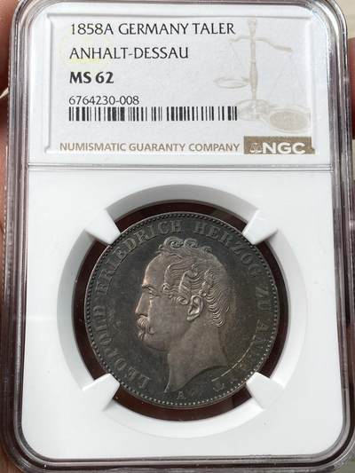 万国钱币拍卖第058期（万国新年大拍） NGC MS62 1858年德国安哈尔特-德邵双熊护盾流通泰勒 首年版本全深打 熊毛粒粒分明 原味玫瑰红彩渐变包浆环绕 难度极大的流通小邦品种