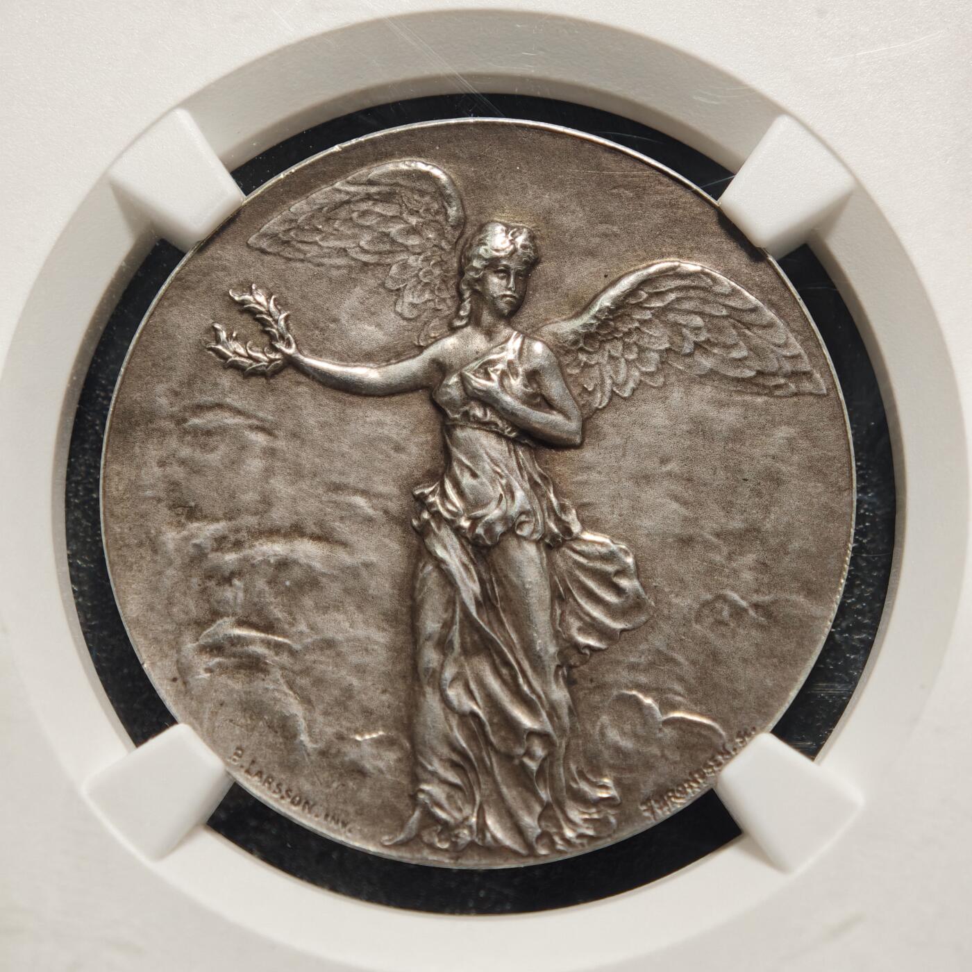 【德藏】世界币章拍卖第158期（拍品征集中~欢迎藏友联系） 20世纪 挪威国家体育联合会（Norges Idrettsforbund）颁发新艺术风格体育荣誉奖章纪念银章 由法国著名雕塑家欧仁·拉森（Eugène Lauste）设计 原味包浆 NGC MS63