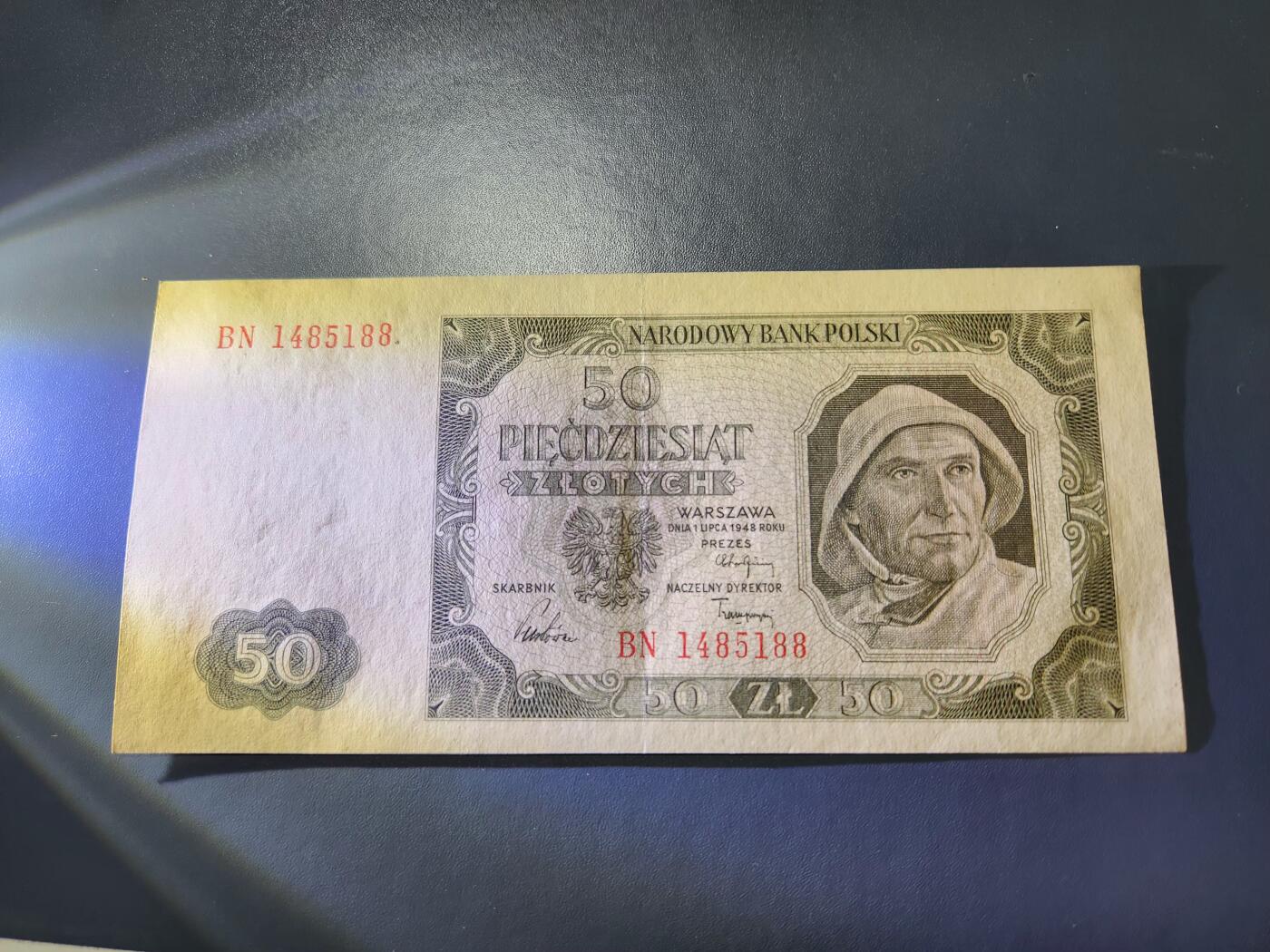 12月20号晚上8点 外国纸币自动截拍第74场 波兰 1948年50兹罗提 柱体号码 尾号188 极美品有折