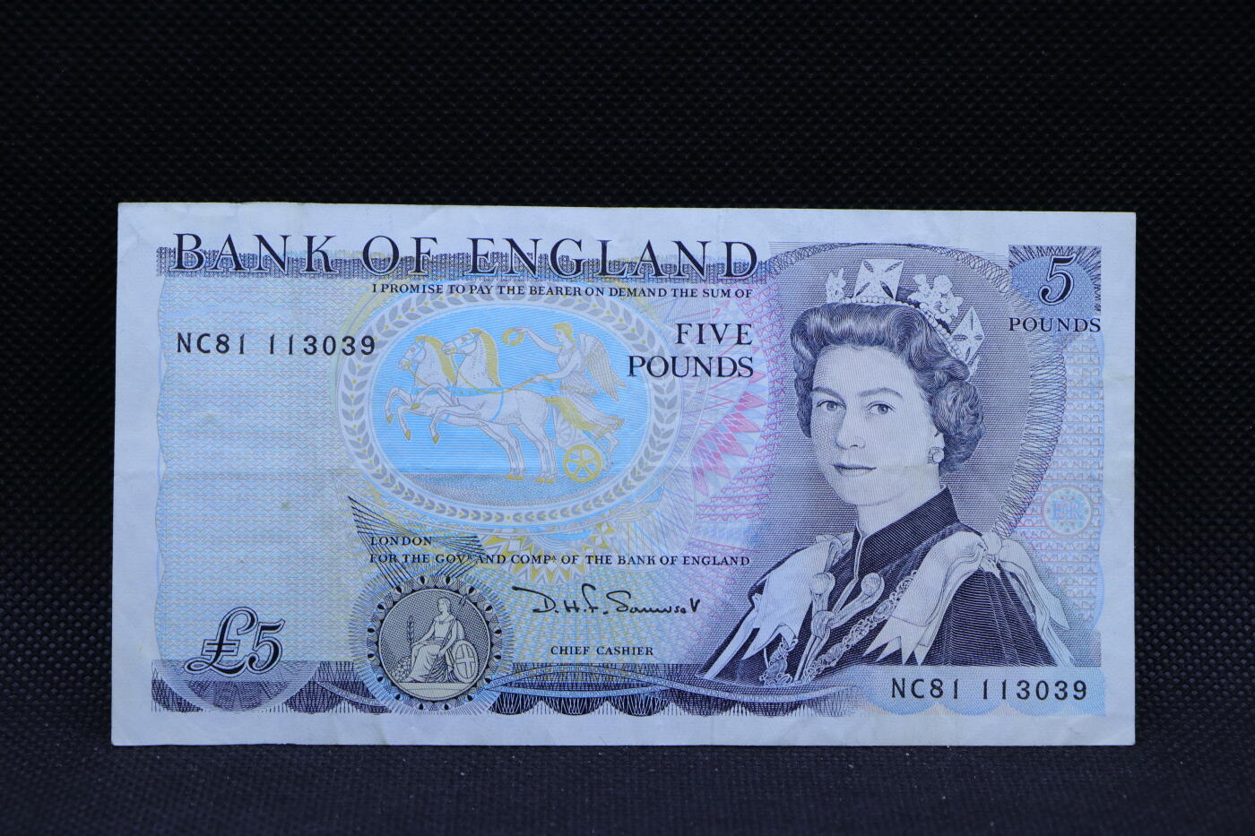 【淘币小摊】限时拍第八百三十四拍  纸币场  满百包邮可预留两周  周一统一发货     英国英格兰银行5镑纸币【有折】