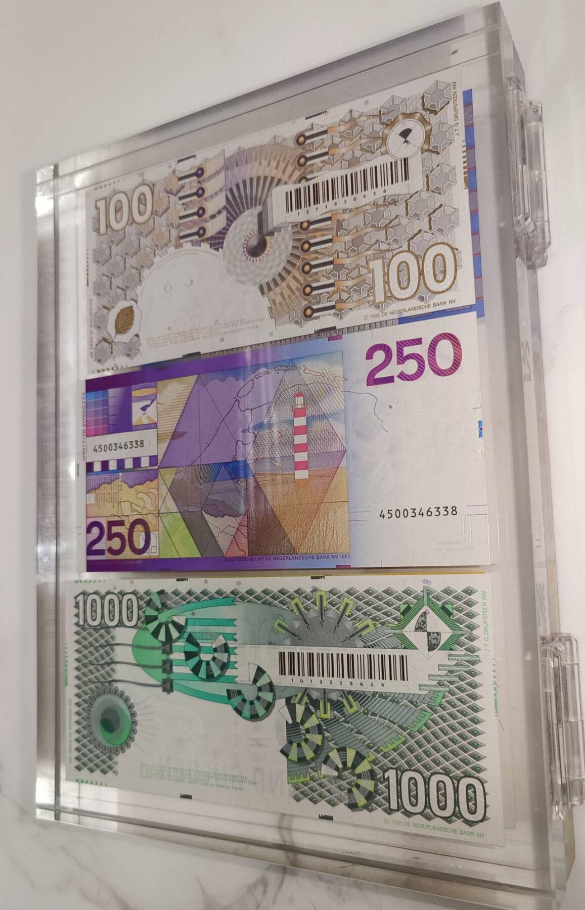 《艾美收藏》第225期-12.15周日外币精选场 荷兰银行原装水晶密封纸币10、25、50、100、250、1000盾全新UNC，合页有瑕如图所示