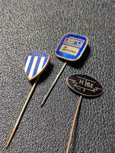 靖甫拍卖第十三场 - 铜珐琅徽章三枚