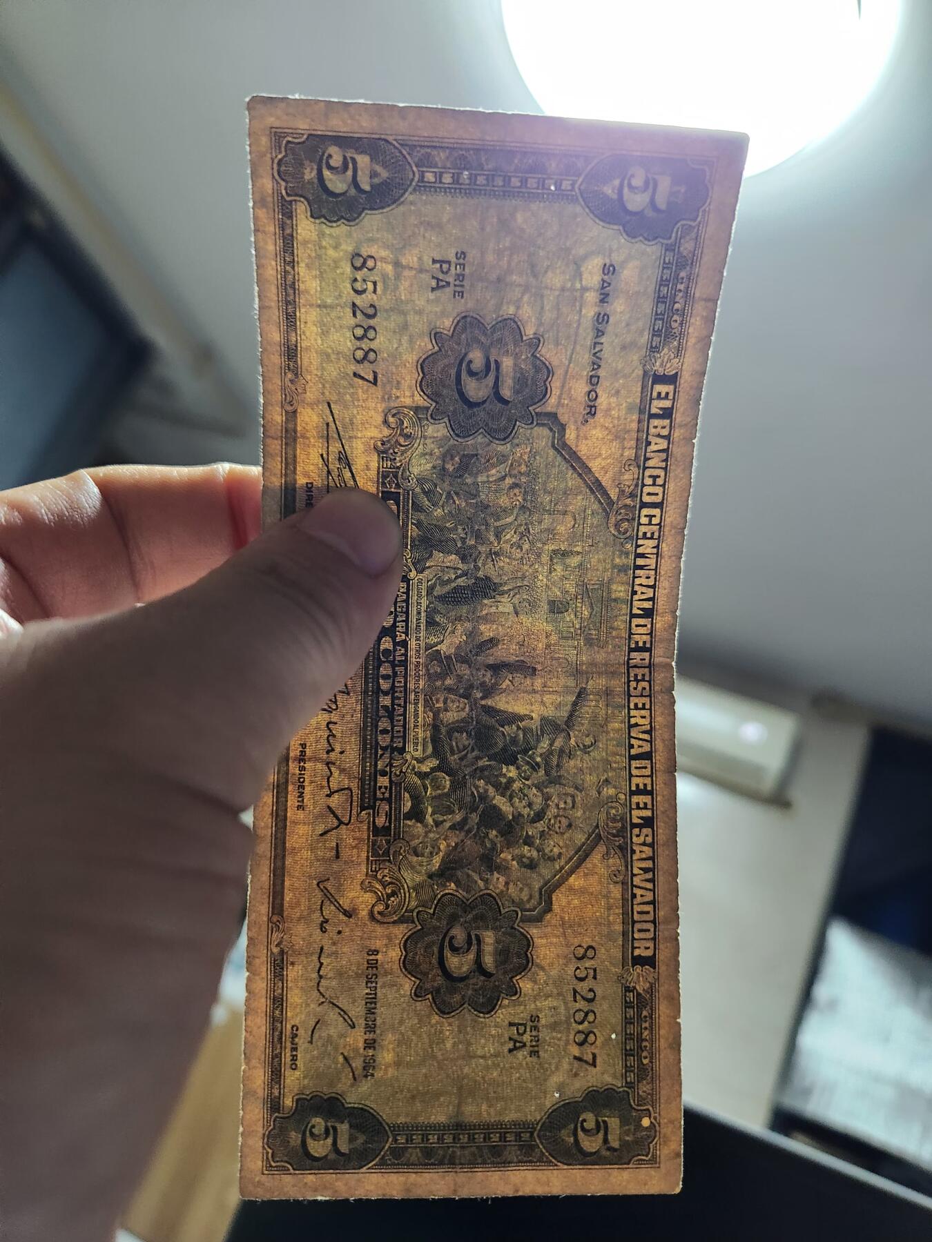 12月21号晚上8点 外国纸币自动截拍第75场 萨尔瓦多1965年5科朗纸币 第一版，稀少