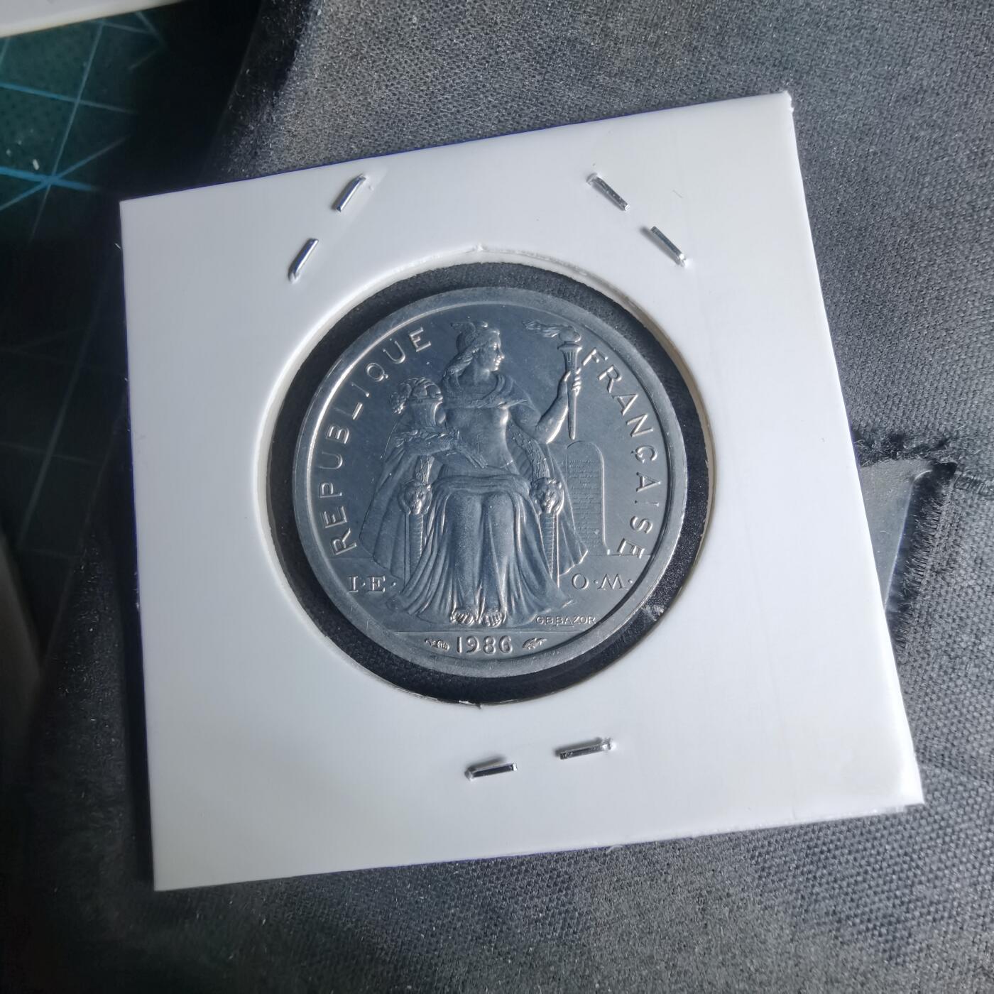 沼泽如烟--第941场 法属波利尼西亚1986年2法郎