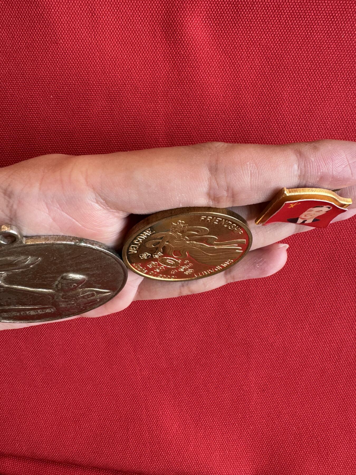 五哥徽章群   20号周六晚上八点4群联拍 朝鲜章3枚合拍