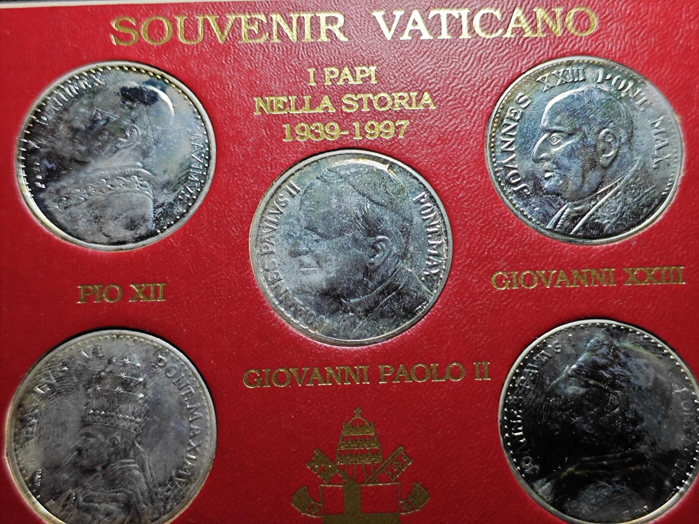 KK钱币收藏小铺 《套币 好品/批量散币专场》  2月预留时间 周末发货  梵蒂冈镀银章5枚套