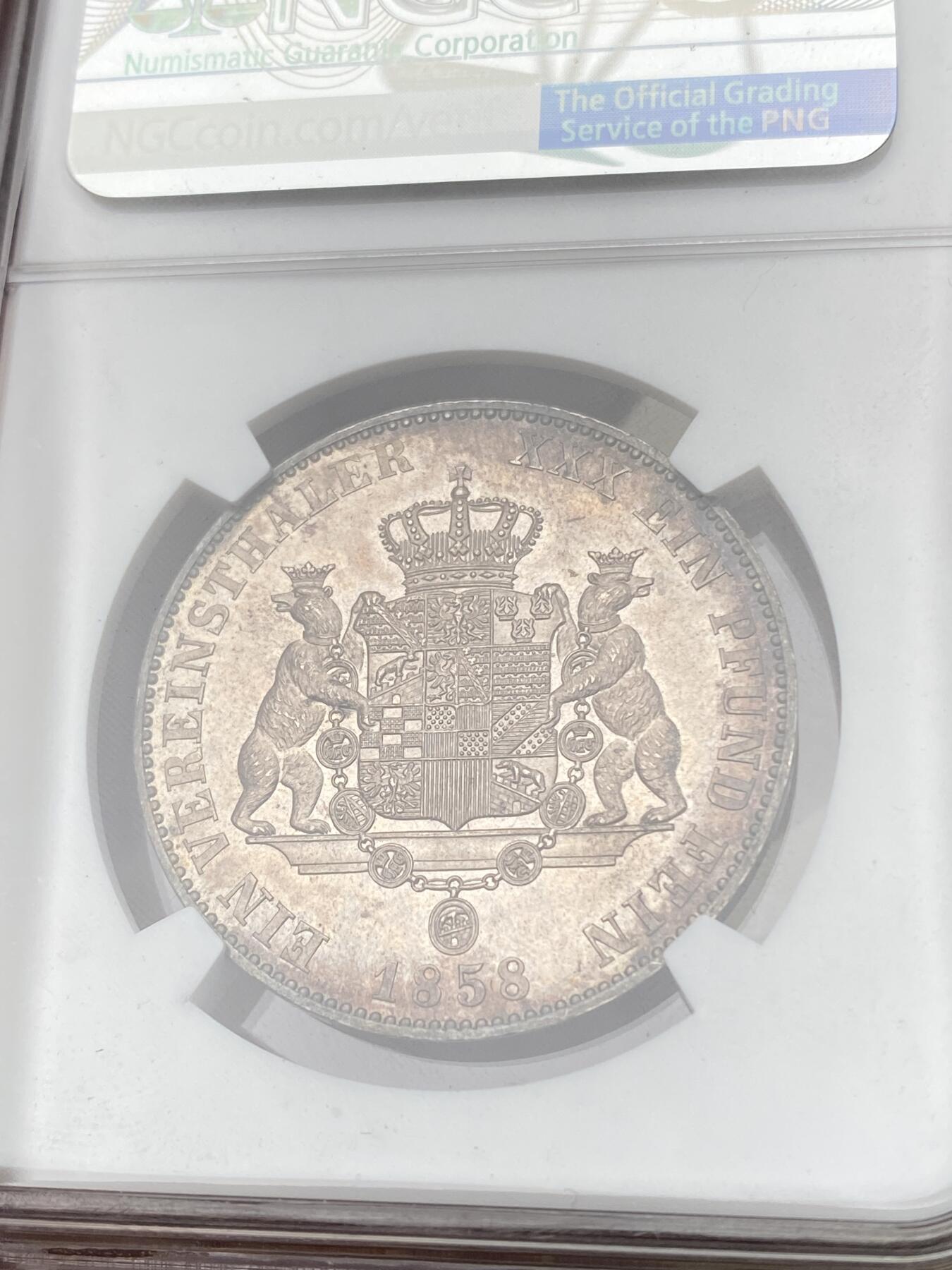 万国钱币拍卖第058期（万国新年大拍） NGC MS62 1858年德国安哈尔特-德邵双熊护盾流通泰勒 首年版本全深打 熊毛粒粒分明 原味玫瑰红彩渐变包浆环绕 难度极大的流通小邦品种