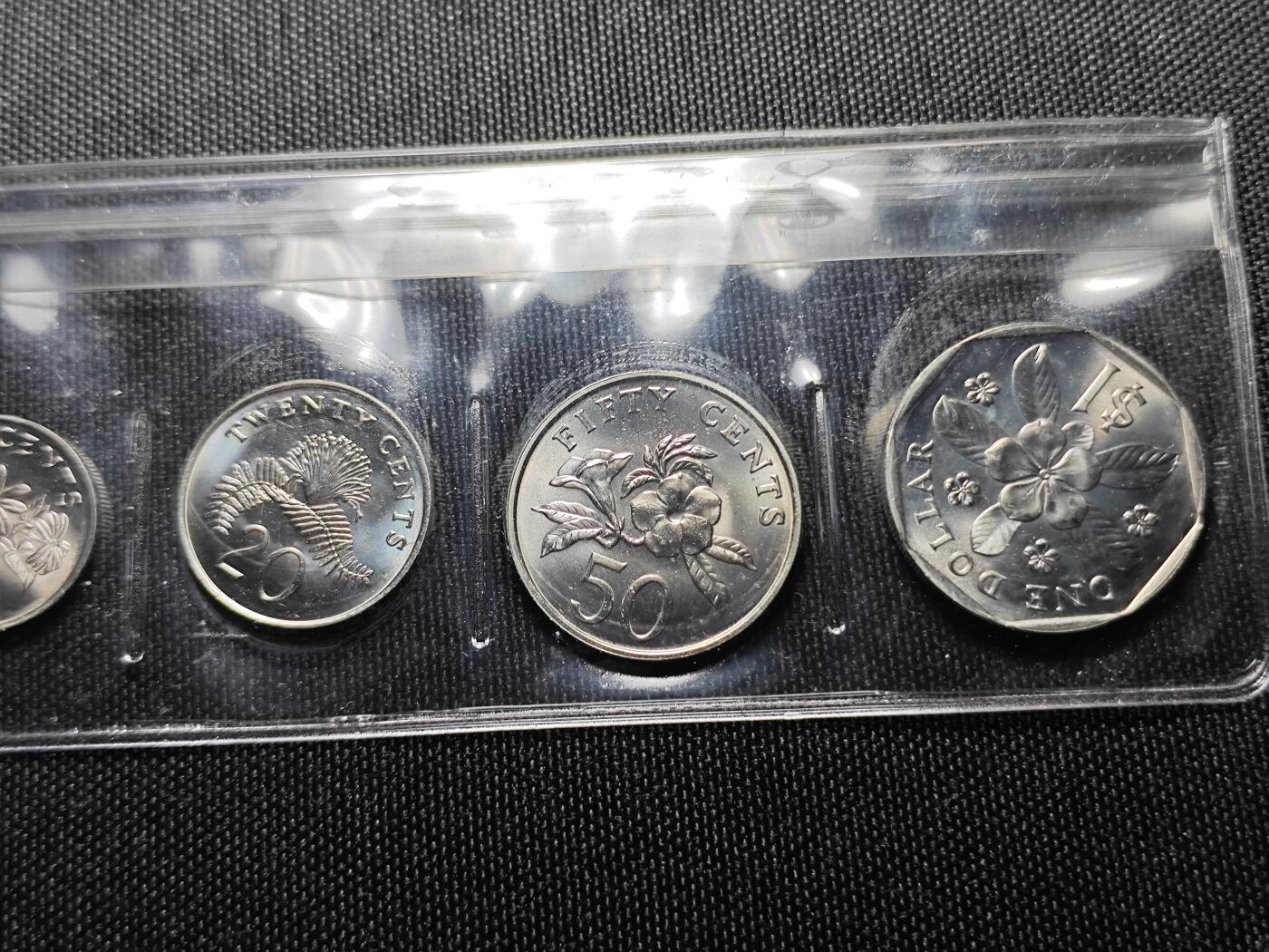 KK钱币收藏小铺 《套币 好品/批量散币专场》  2月预留时间 周末发货  1986新加坡生肖主题虎 大小面值清年一套 含少见1元