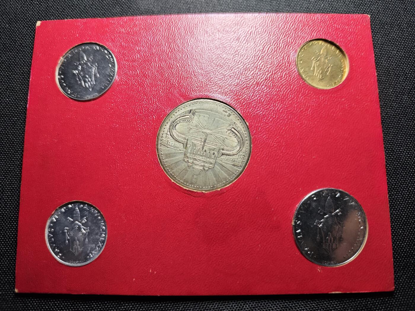 KK钱币收藏小铺 《套币 好品/批量散币专场》  2月预留时间 周末发货  梵蒂冈套币 含镀银章