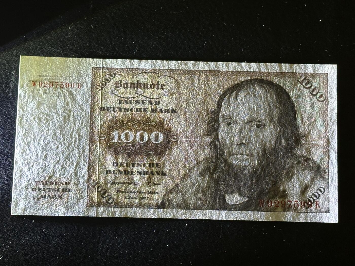 《外钞收藏家》第五百九十五期（优品场）（本平台长期征集拍品、欢迎藏友们联系合作）