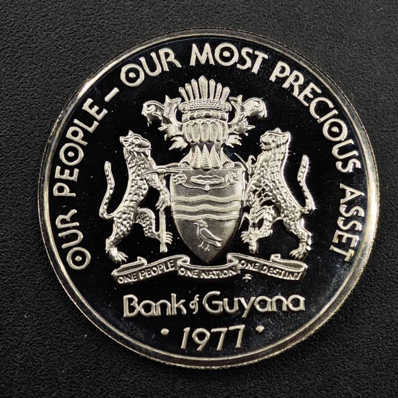 【淘币小摊】实时拍第八百三十三拍   散币场   满百包邮可预留二周 每周一统一发货   圭亚那1977年凤头鹦鹉50分精制镍币