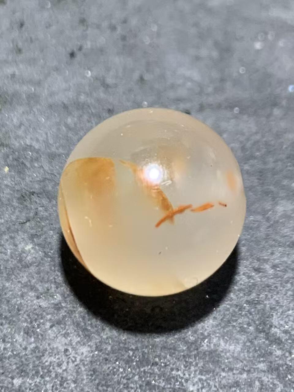 精美川料南红玛瑙荔枝冻飘红圆珠一颗！，