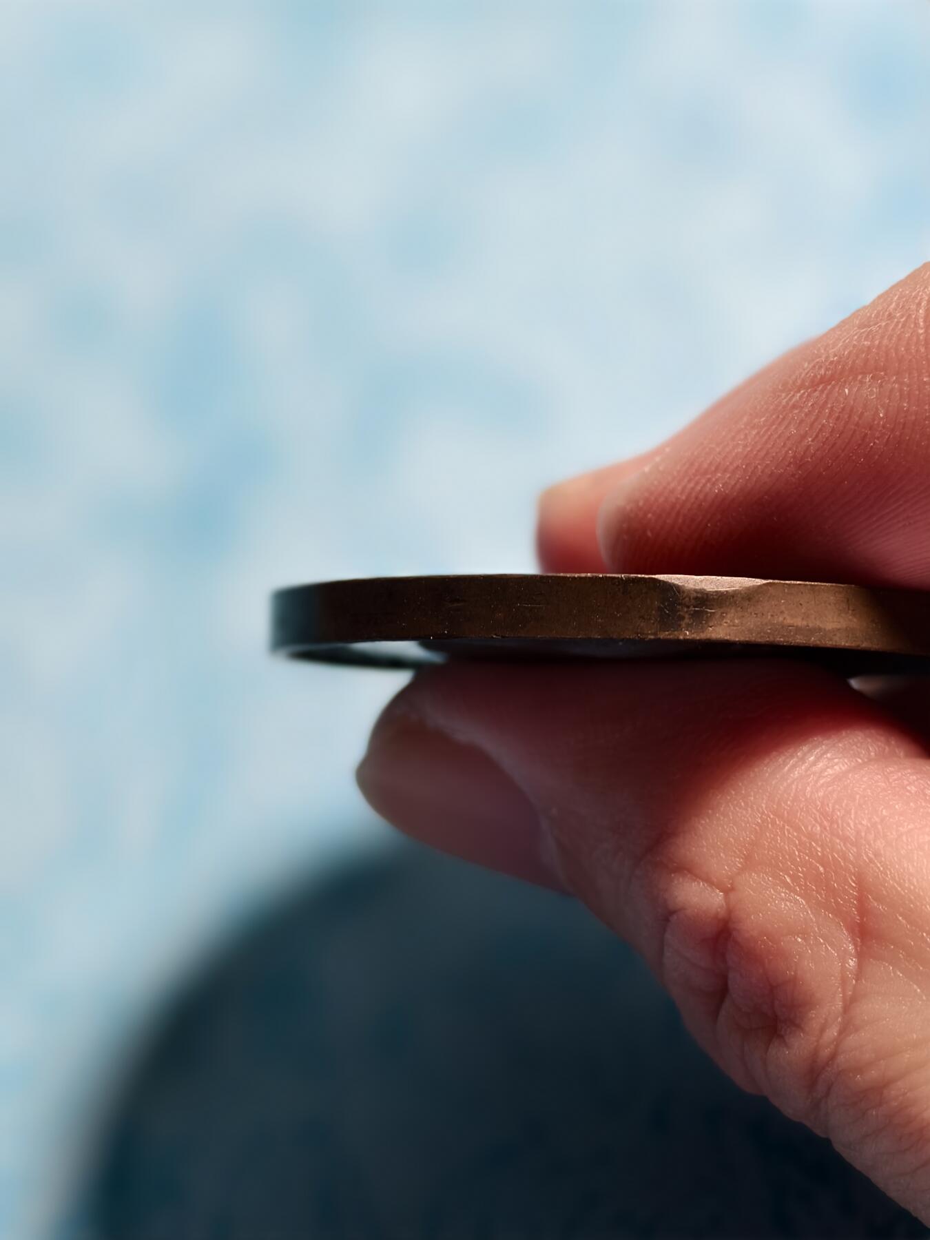 抚柳草堂-第三期章牌钱币 奖章勋章限时免佣 满百包邮 放漏专场 法国1835年医学名人铜章，早期光边原铸直径39.7mm，重29克，高浮雕工艺细节丰富。铜质，巧克力包浆自然，成色还可以，边道一处轻微小磕碰，整体保存不错