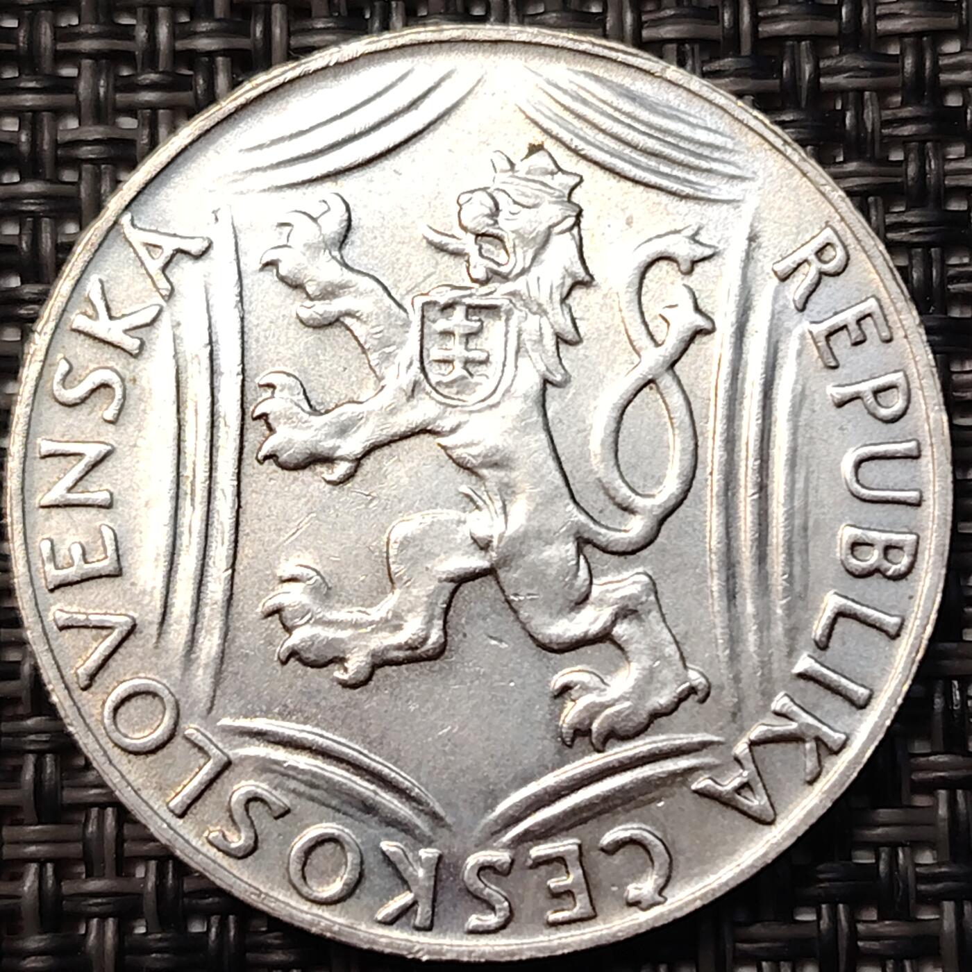 布加迪🐬～世界钱币(上海)🌾第 266 期 /  各国套币和散币