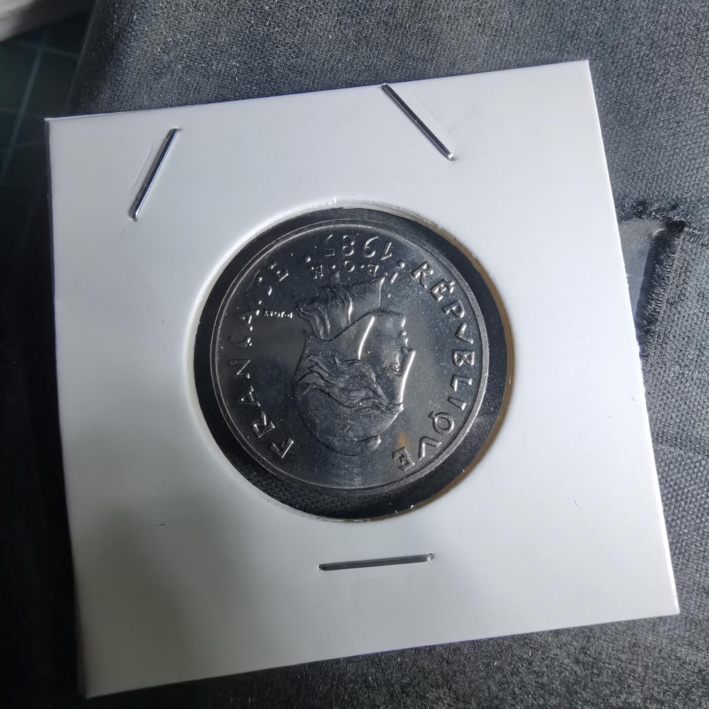 沼泽如烟--第941场 法属波利尼西亚1985年10法郎