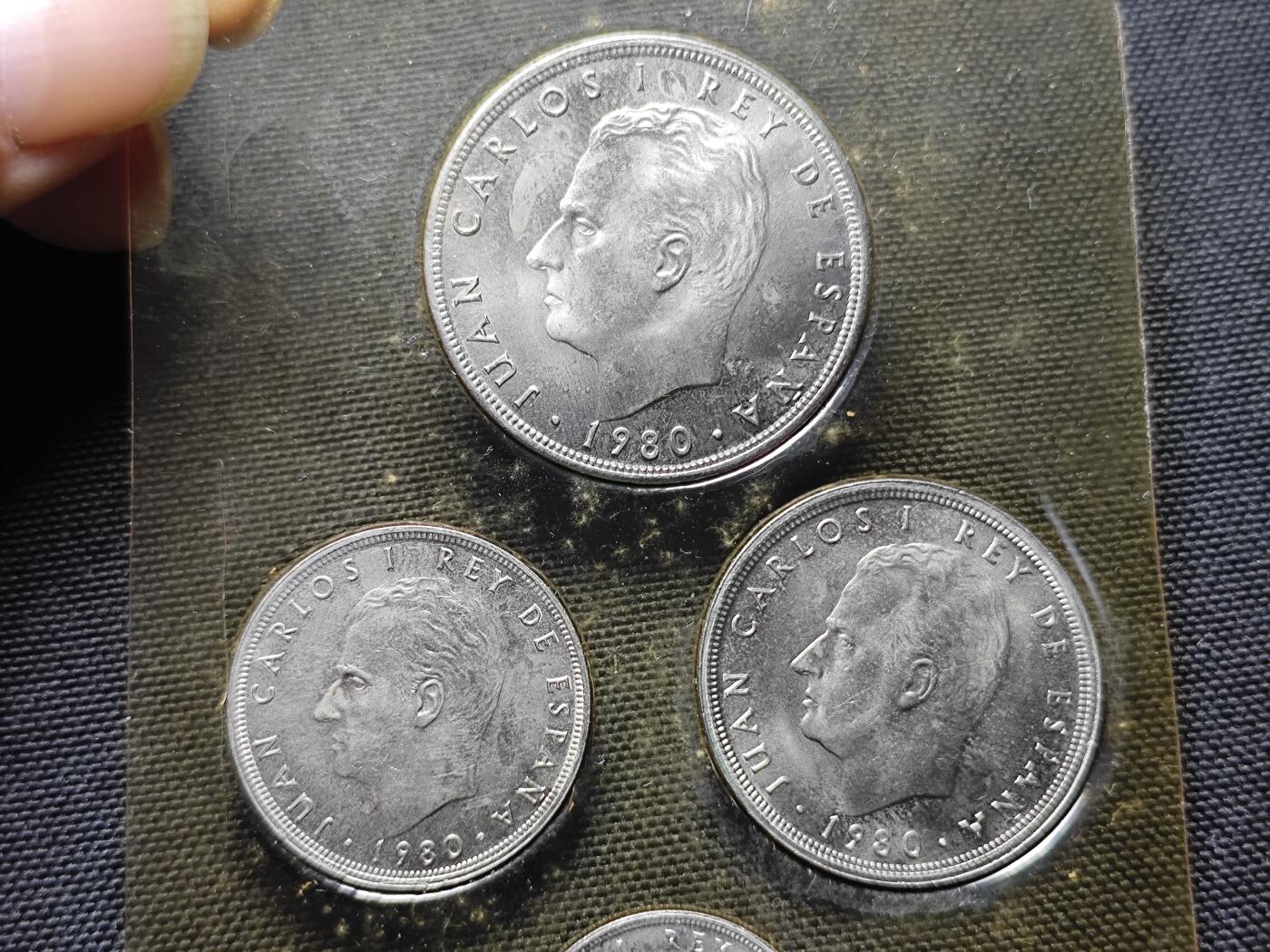 KK钱币收藏小铺 《套币 好品/批量散币专场》  2月预留时间 周末发货  1980西班牙大小面值清年一套 世界杯纪念