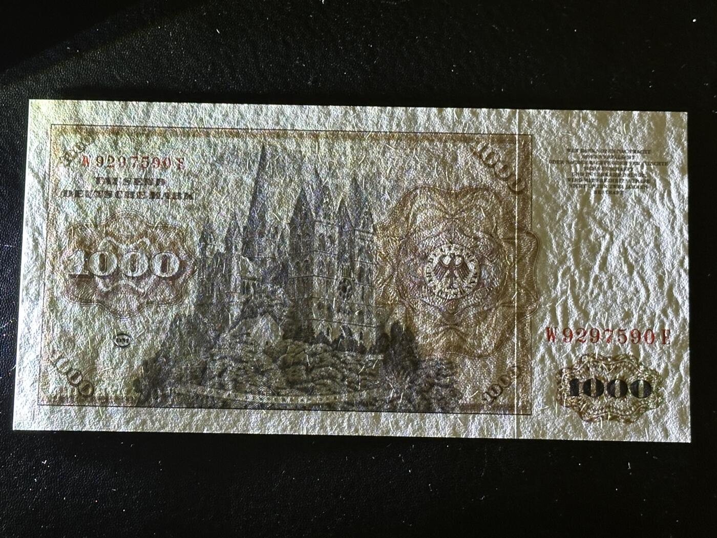 《外钞收藏家》第五百九十五期（优品场）（本平台长期征集拍品、欢迎藏友们联系合作）