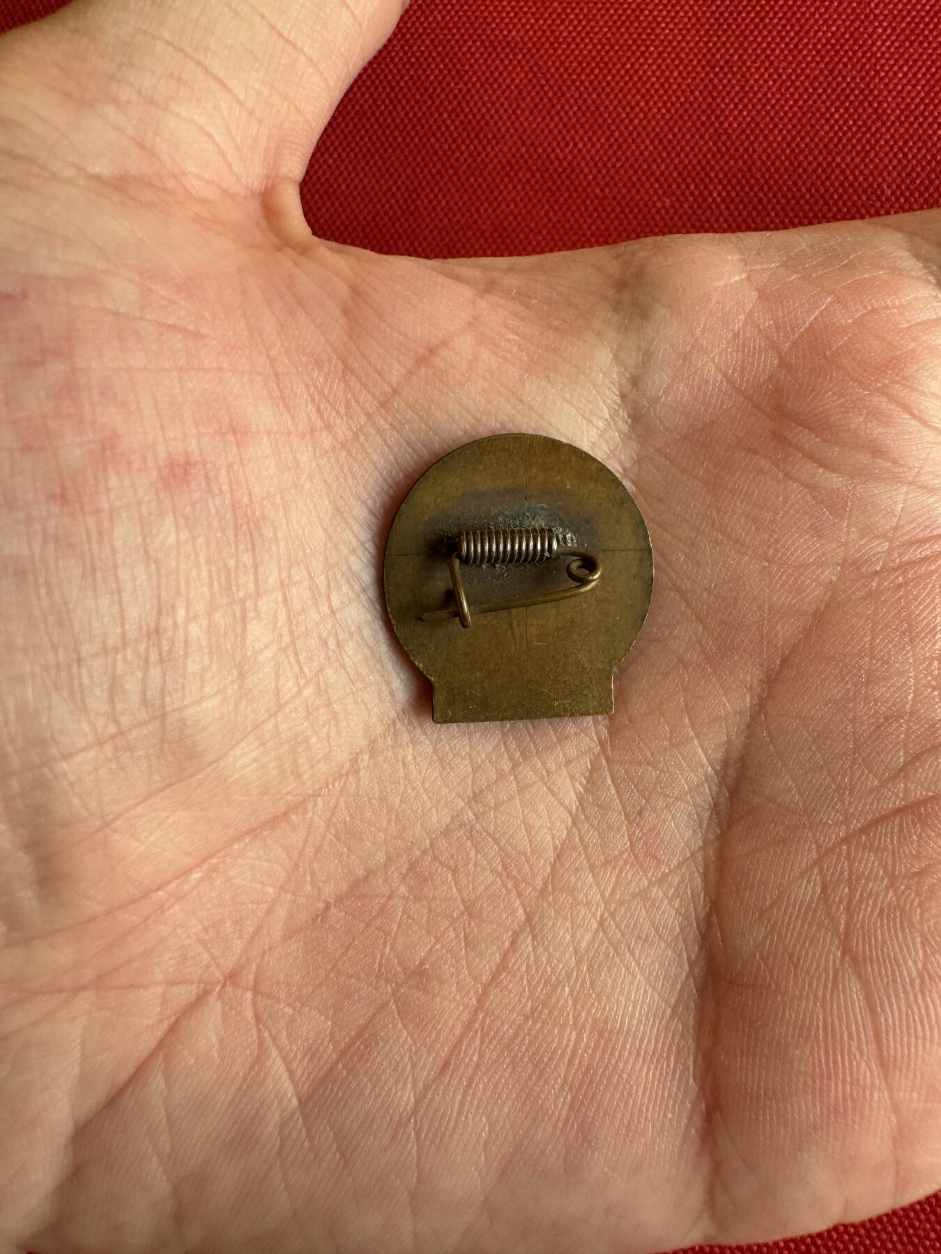 五哥徽章群   20号周六晚上八点4群联拍 铜章