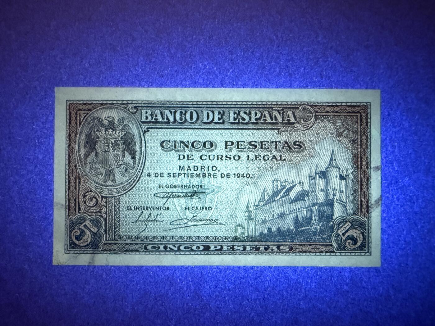 《艾美收藏》第225期-12.15周日外币精选场 豹子号 西班牙5比塞塔 UNC 1940年稀少版本 无4豹子号