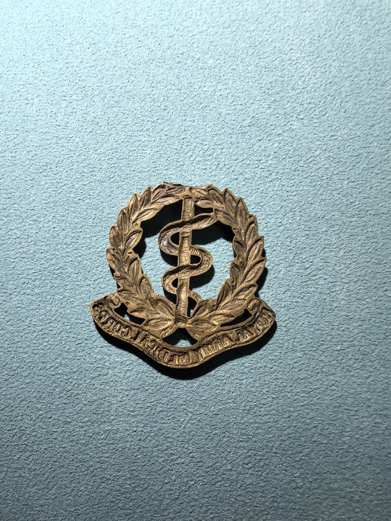 盛世勋华——号角文化勋章邮票专场拍卖第294期 英国皇家医疗兵团帽徽 铜质