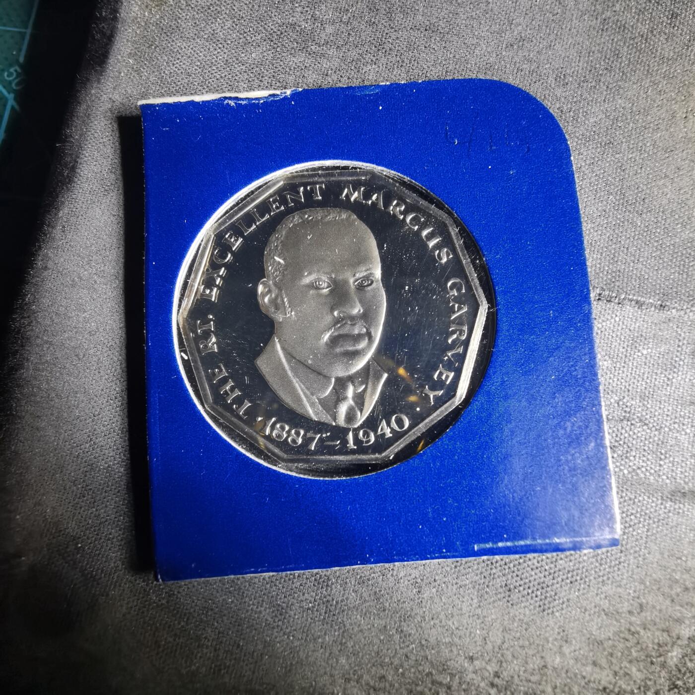 沼泽如烟--第941场 牙买加1976年50分精制币