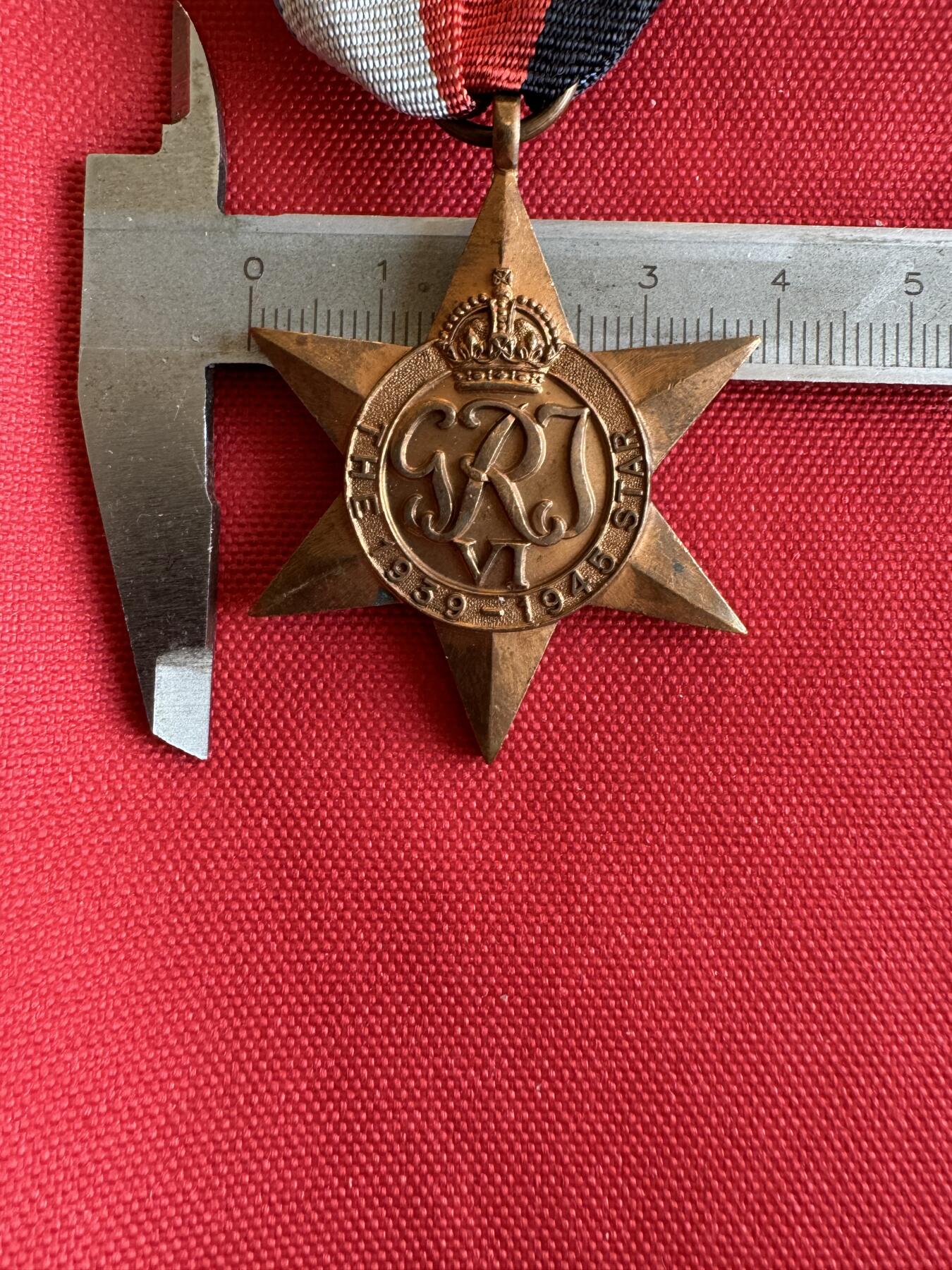 五哥徽章群   20号周六晚上八点4群联拍 铜章