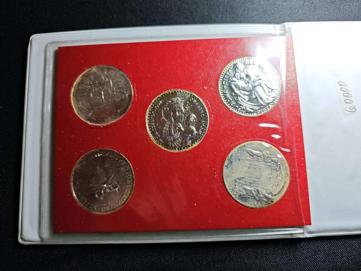 KK钱币收藏小铺 《套币 好品/批量散币专场》  2月预留时间 周末发货  梵蒂冈镀银章5枚套