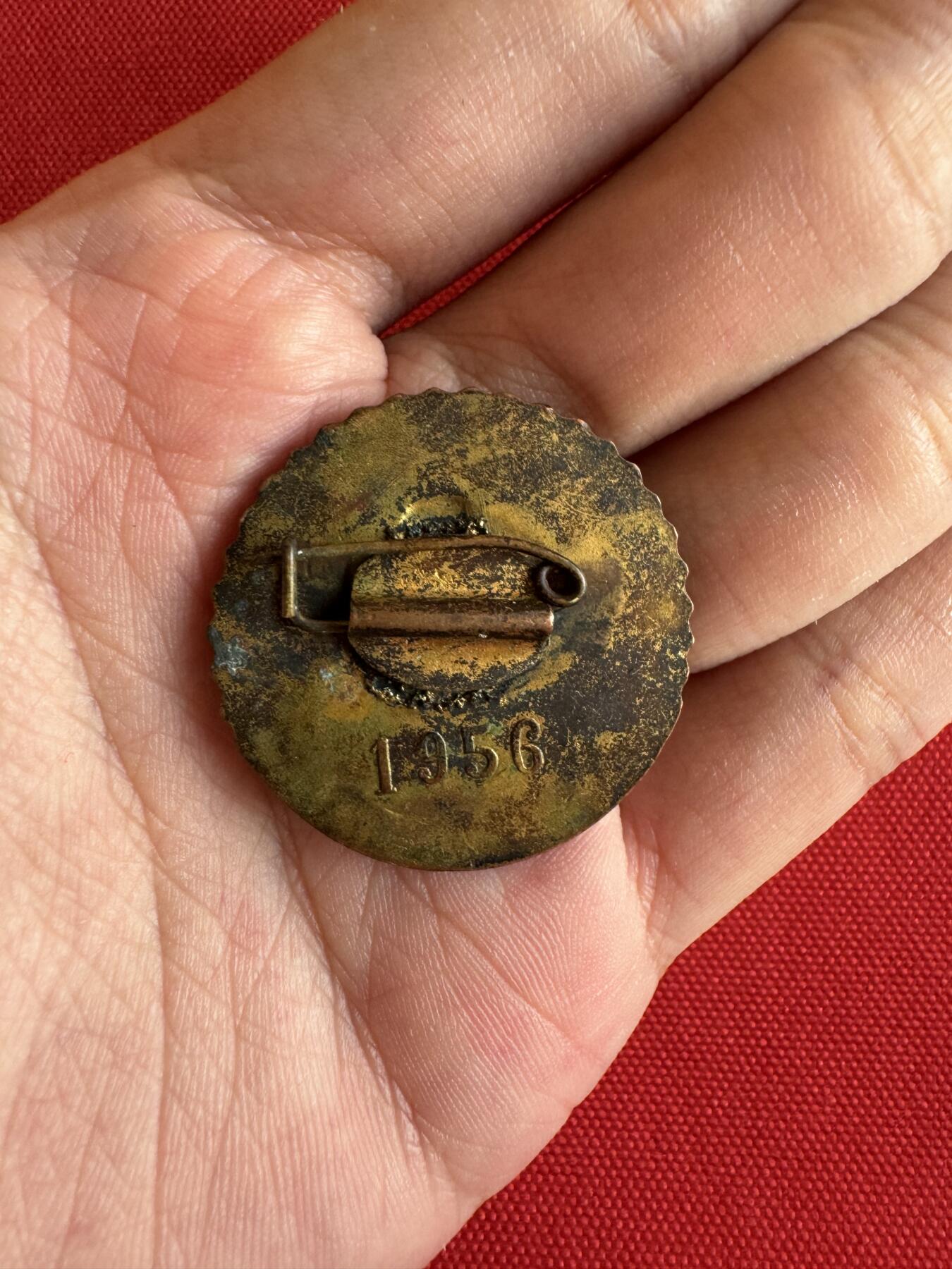 五哥徽章群   20号周六晚上八点4群联拍