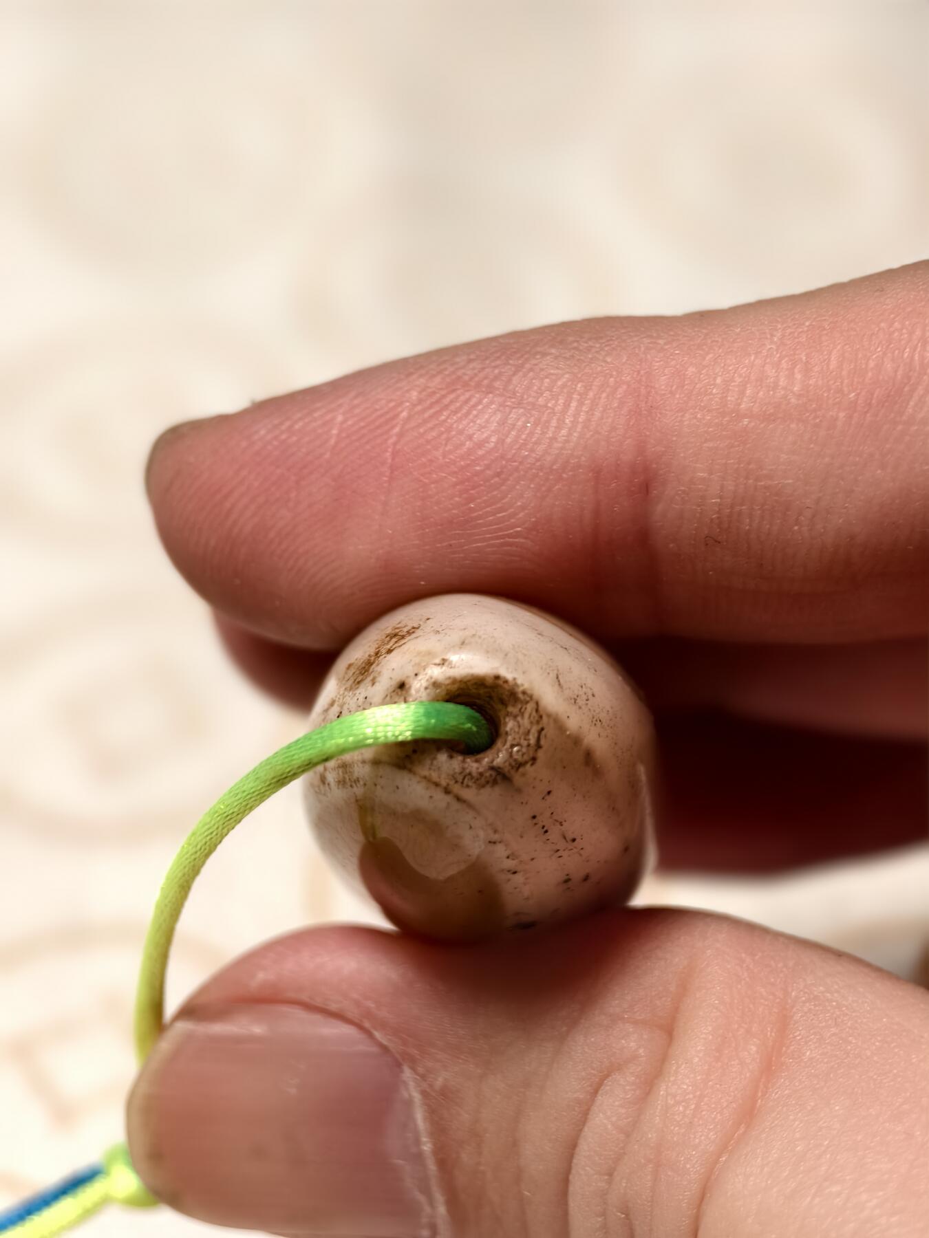 抚柳草堂-第三期章牌钱币 奖章勋章限时免佣 满百包邮 放漏专场 西亚阿契美尼德古珠 两千系皮壳熟旧老化痕迹自然 难得美品永久保真 珠径18.6mm长45.2重20.3g