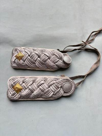 盛世勋华——号角文化勋章邮票专场拍卖第295期 - 东德摩托化步兵少校肩章