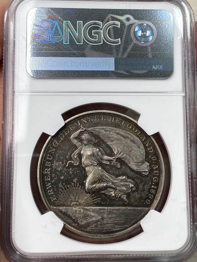 万国钱币拍卖第058期（万国新年大拍） NGC MS62 1890年德国威廉二世通过与英国签订《赫尔戈兰条约》将赫尔戈兰群岛纳入帝国版图纪念大银章 罕见品种 火烧云七色幻彩镜面喷砂质感 38MM