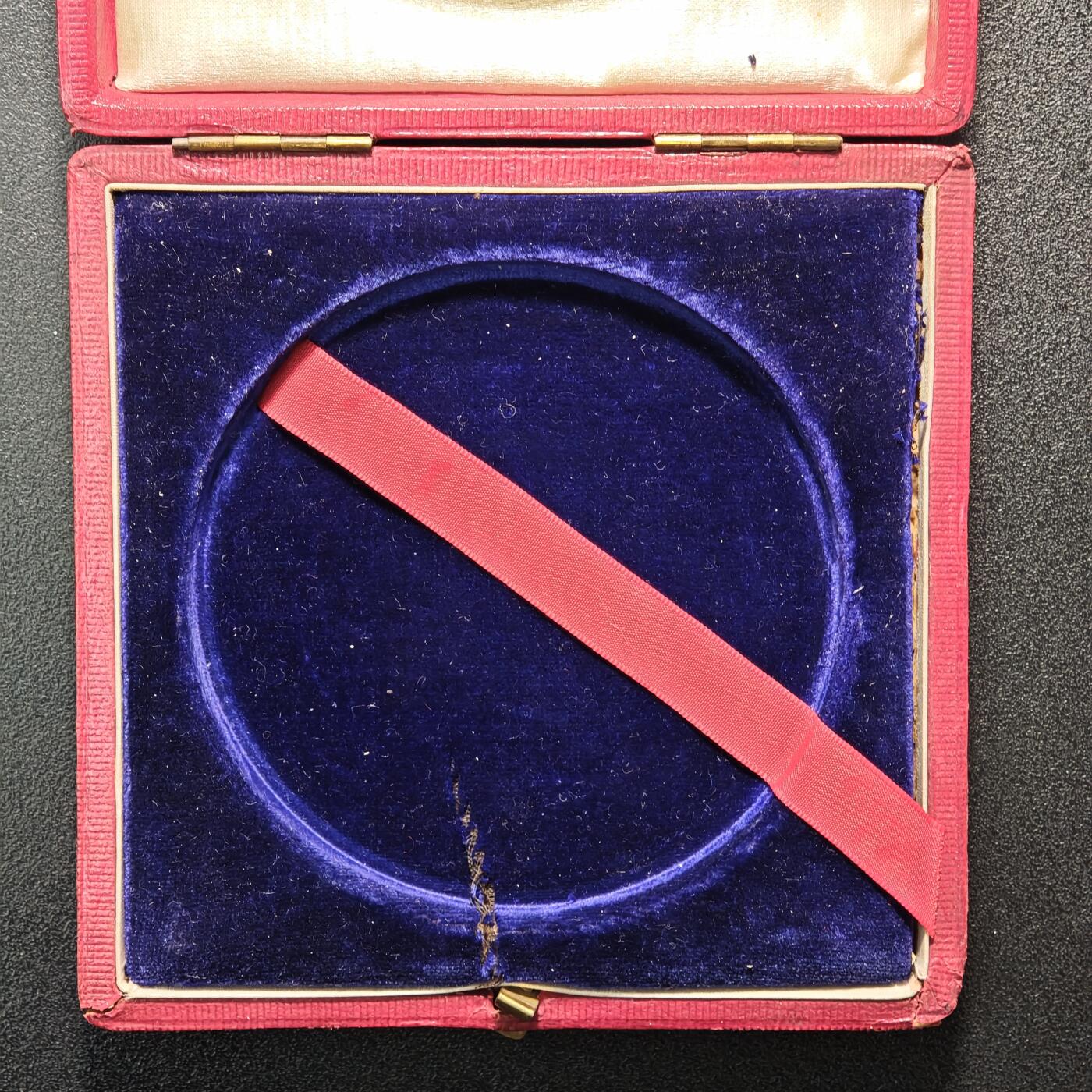 【德藏】世界币章拍卖第158期（拍品征集中~欢迎藏友联系） 英国纪念章原盒 成色如图 直径约76mm