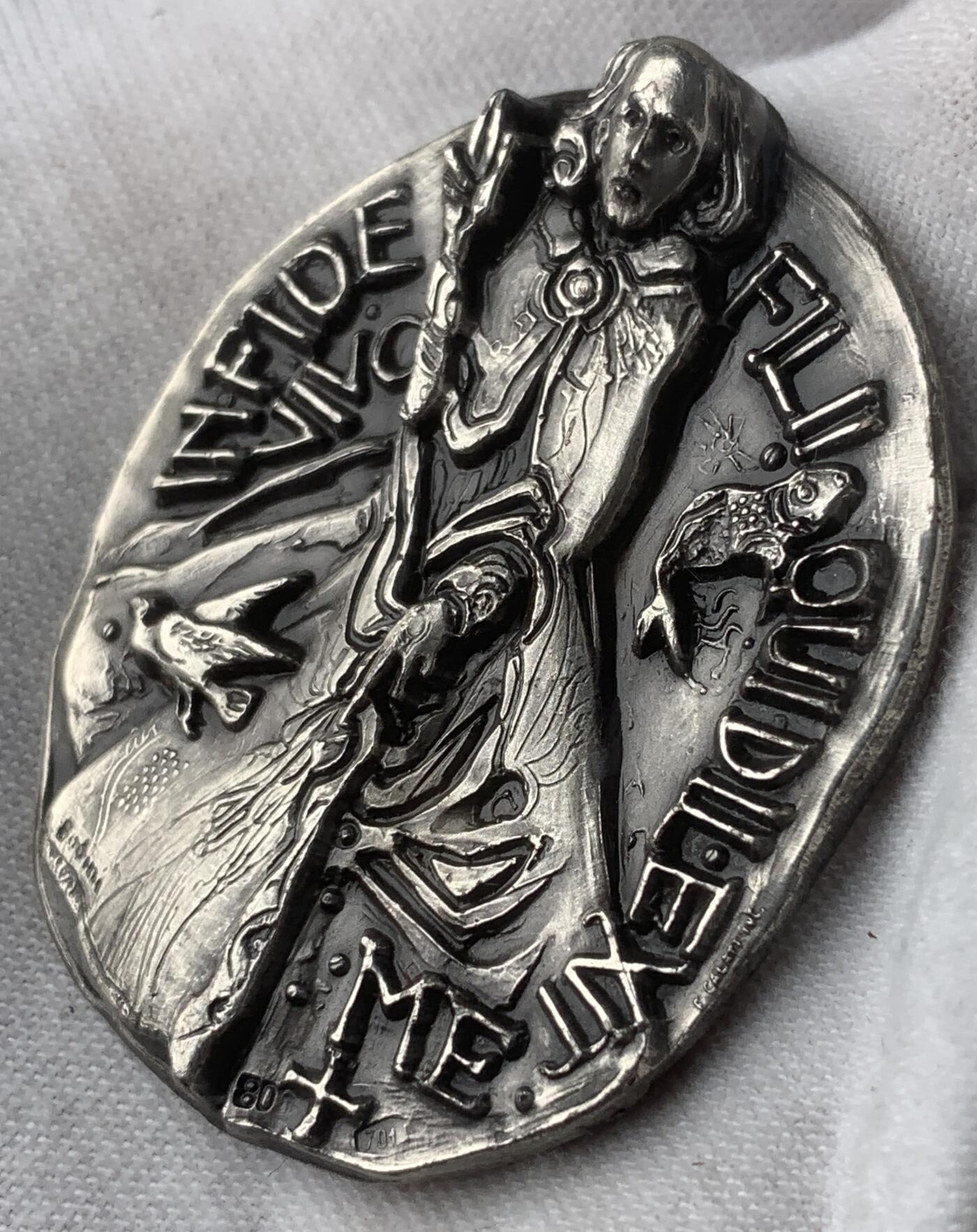 掌中浮雕-藏着的欧洲第047场 1968年梵蒂冈保罗六世增加联合国教士银章 ，约 36 X 45mm，47.22g，盒子有破损如图